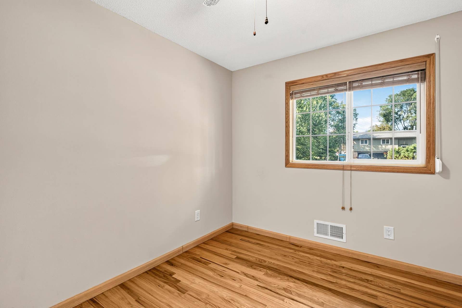 13629 Nagell Circle, Maple Grove, MN 55311 20-web-or-mls-DSC04017.jpg