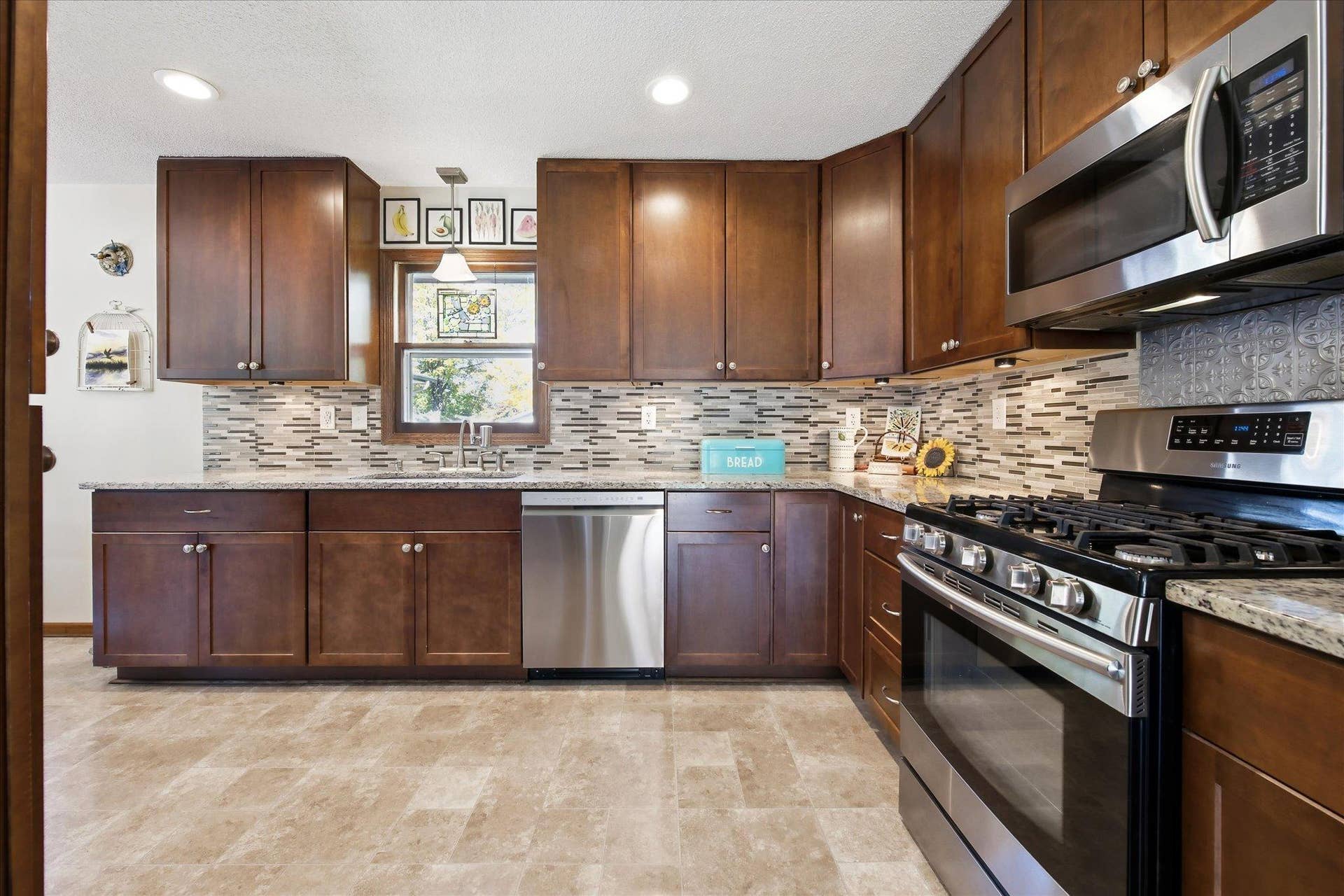 6816 Casey Parkway, Prior Lake, MN 55372 6816 Casey Parkway, Prior Lake, MN 55372