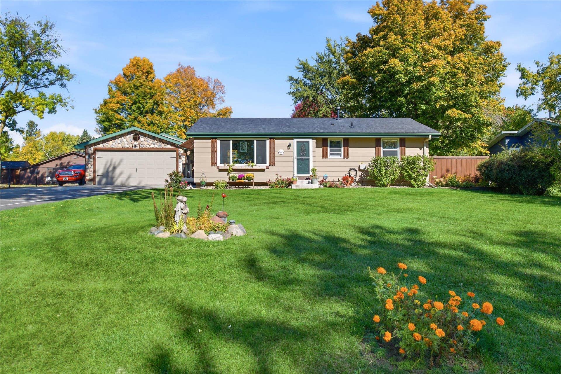 6816 Casey Parkway, Prior Lake, MN 55372 6816 Casey Parkway, Prior Lake, MN 55372