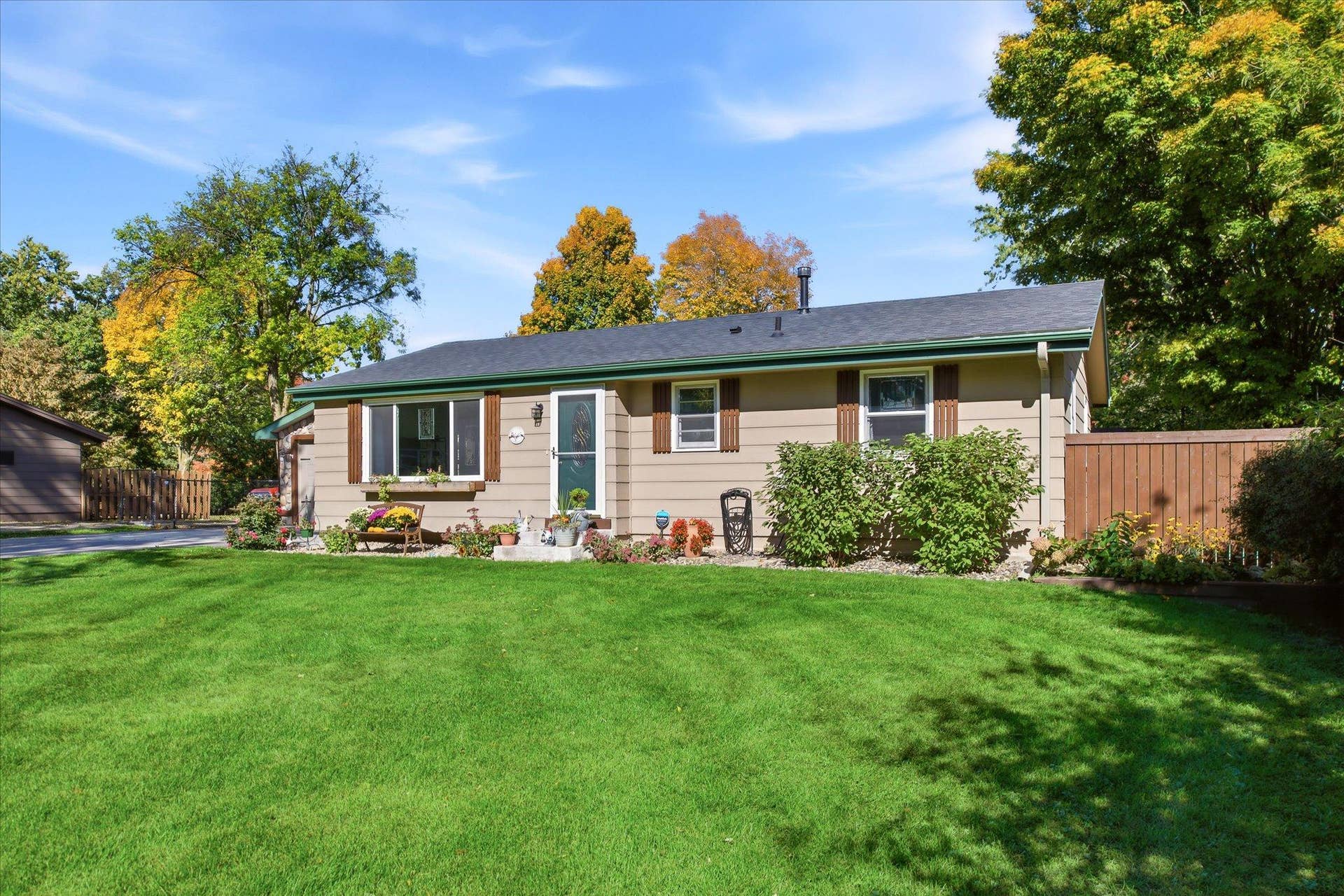 6816 Casey Parkway, Prior Lake, MN 55372 6816 Casey Parkway, Prior Lake, MN 55372