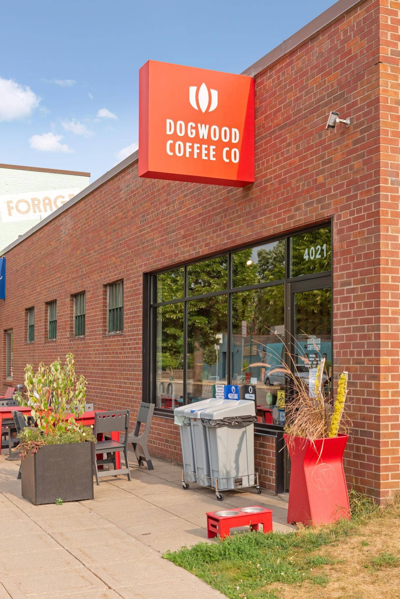 3105 44th Avenue S, 15, Minneapolis, MN 55406 Walk to the coffee shop!