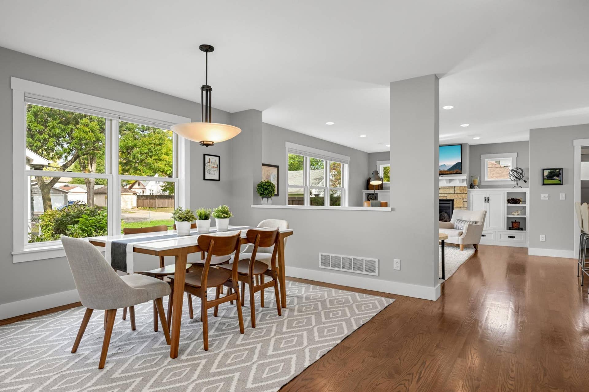 3105 44th Avenue S, 15, Minneapolis, MN 55406 Open floor plan
