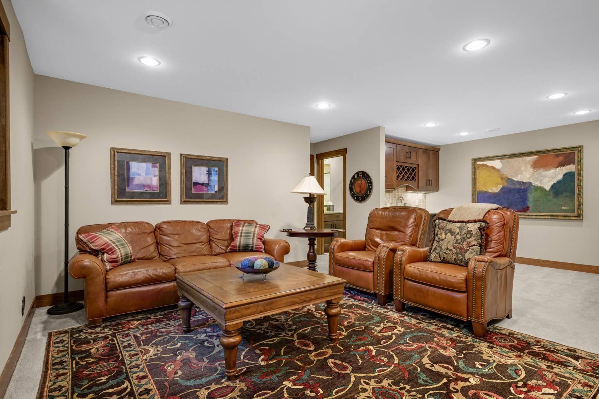 3105 44th Avenue S, 15, Minneapolis, MN 55406 Recreation room with a wet bar and room for a game table