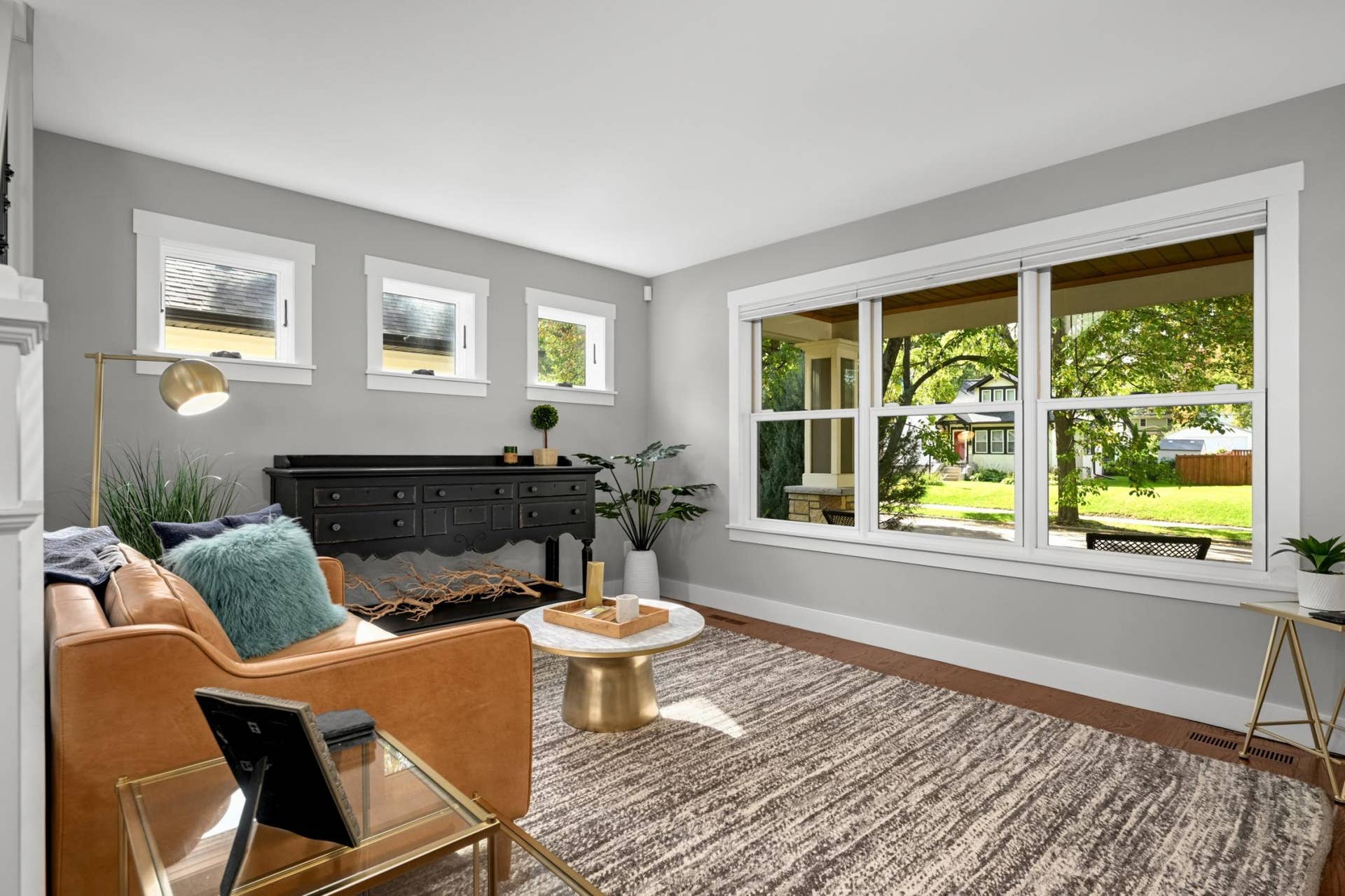 3105 44th Avenue S, 15, Minneapolis, MN 55406 Living room with lots of natural light