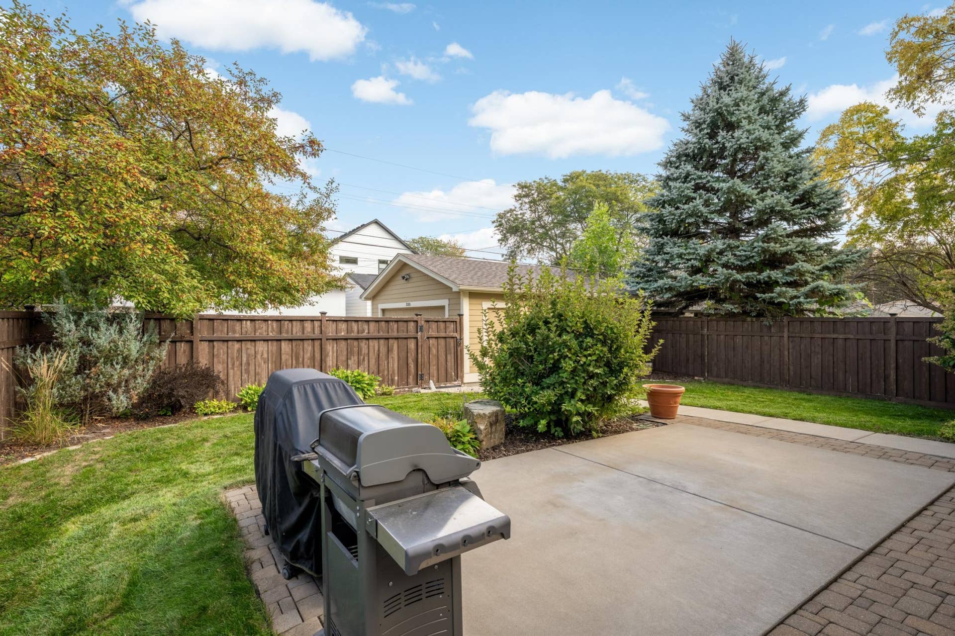 3105 44th Avenue S, 15, Minneapolis, MN 55406 Fully fenced back yard with a patio