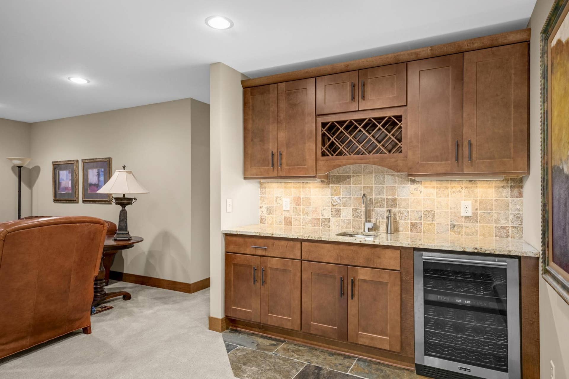 3105 44th Avenue S, 15, Minneapolis, MN 55406 Recreation room with a wet bar and space for a game table