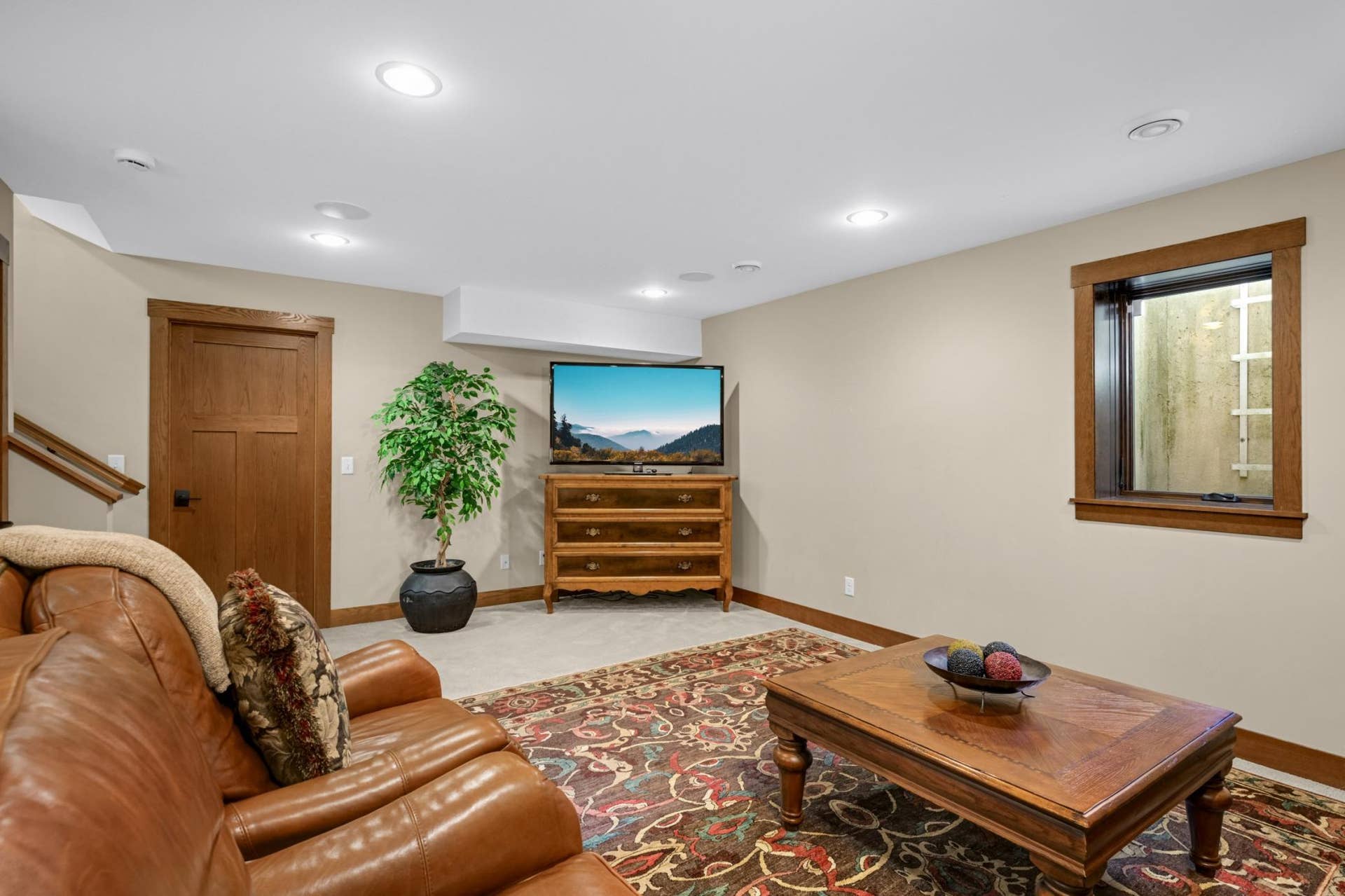 3105 44th Avenue S, 15, Minneapolis, MN 55406 Recreation room with an egress window