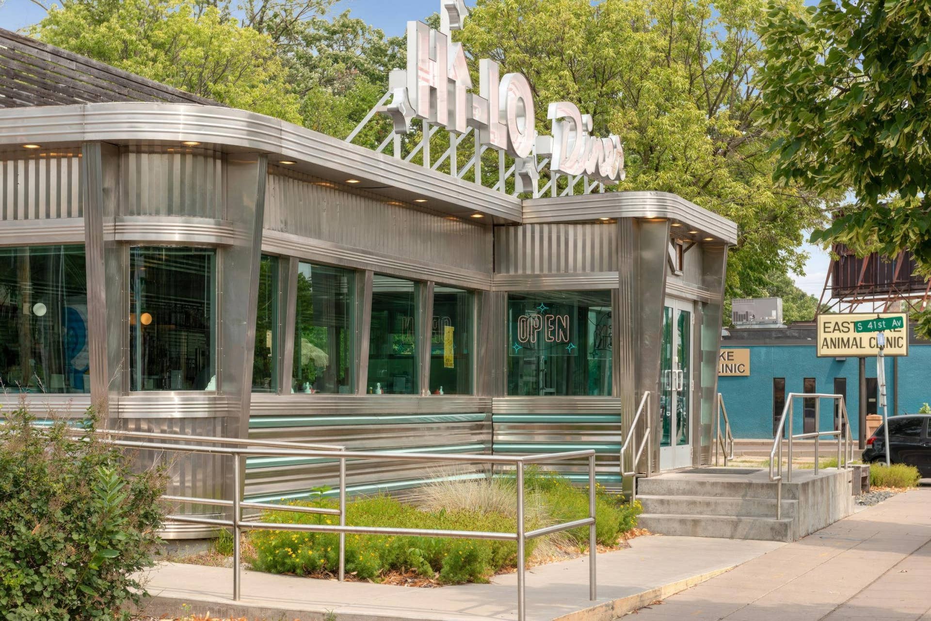 3105 44th Avenue S, 15, Minneapolis, MN 55406 Walk to restaurants!
