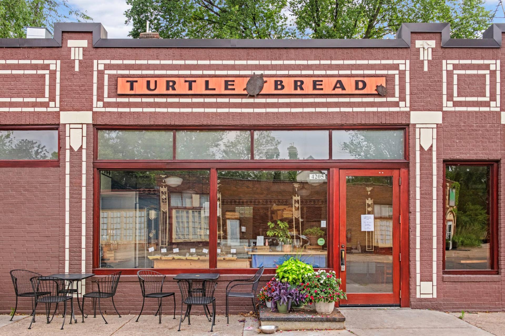 3105 44th Avenue S, 15, Minneapolis, MN 55406 Walk to the bakery!