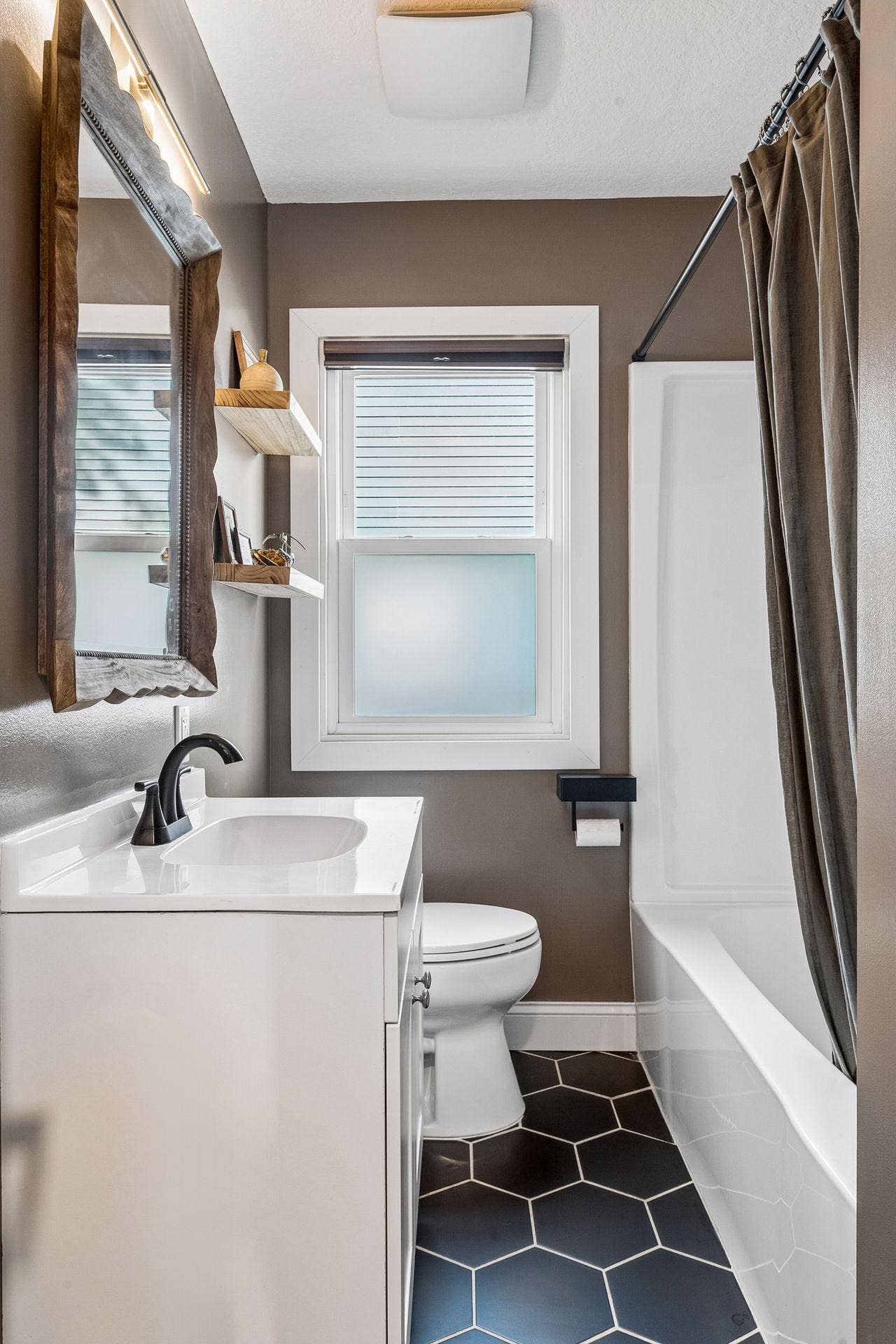 3233 Edgewood Avenue S, Saint Louis Park, MN 55426 3233 Edgewood Avenue S, Saint Louis Park, MN 55426
