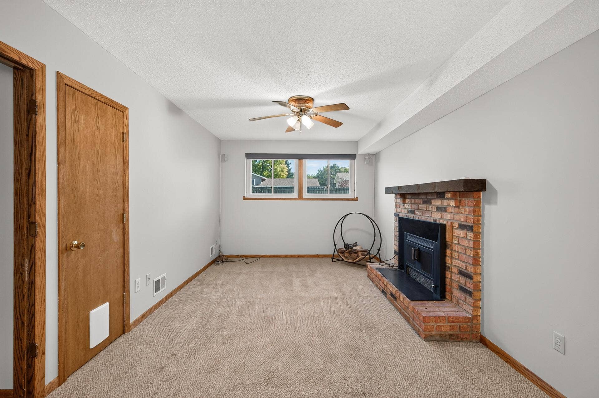 8400 Douglas Drive N, Brooklyn Park, MN 55443 23_8400_Douglas23_mls.jpg