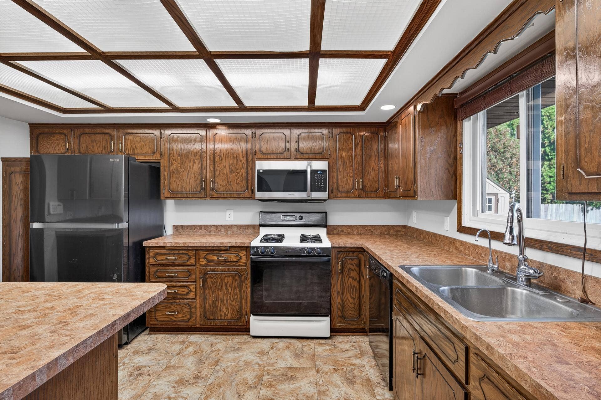 8400 Douglas Drive N, Brooklyn Park, MN 55443 13_8400_Douglas13_mls.jpg