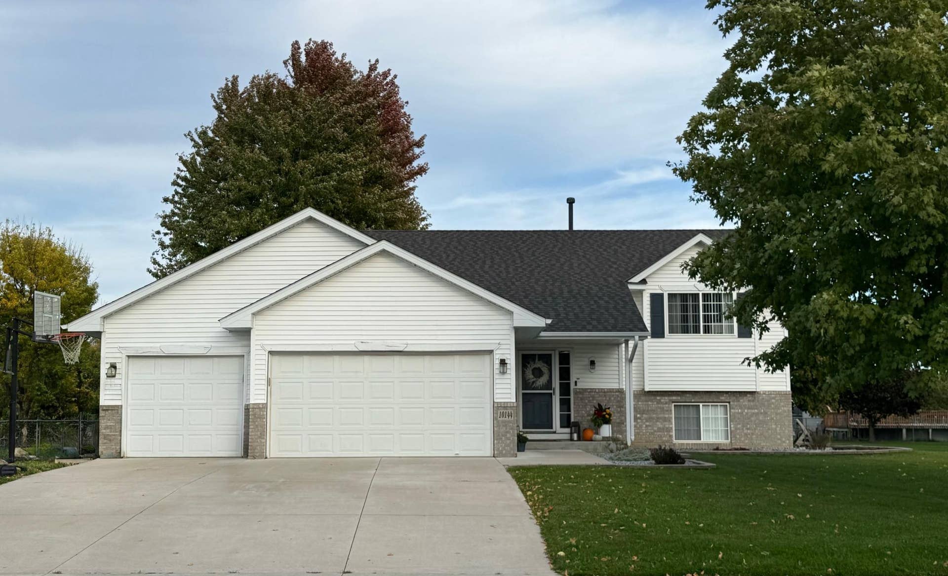 10144 Karston Avenue NE, Albertville, MN 55301 Front View