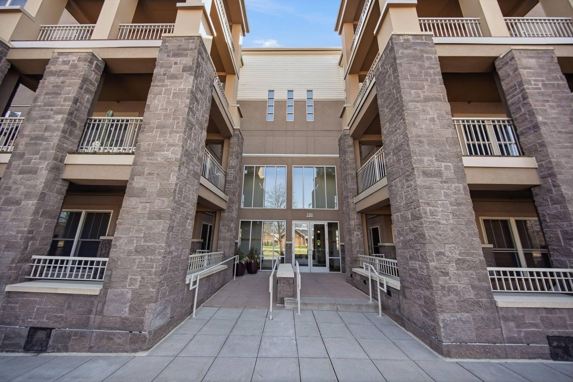 Grand front entry