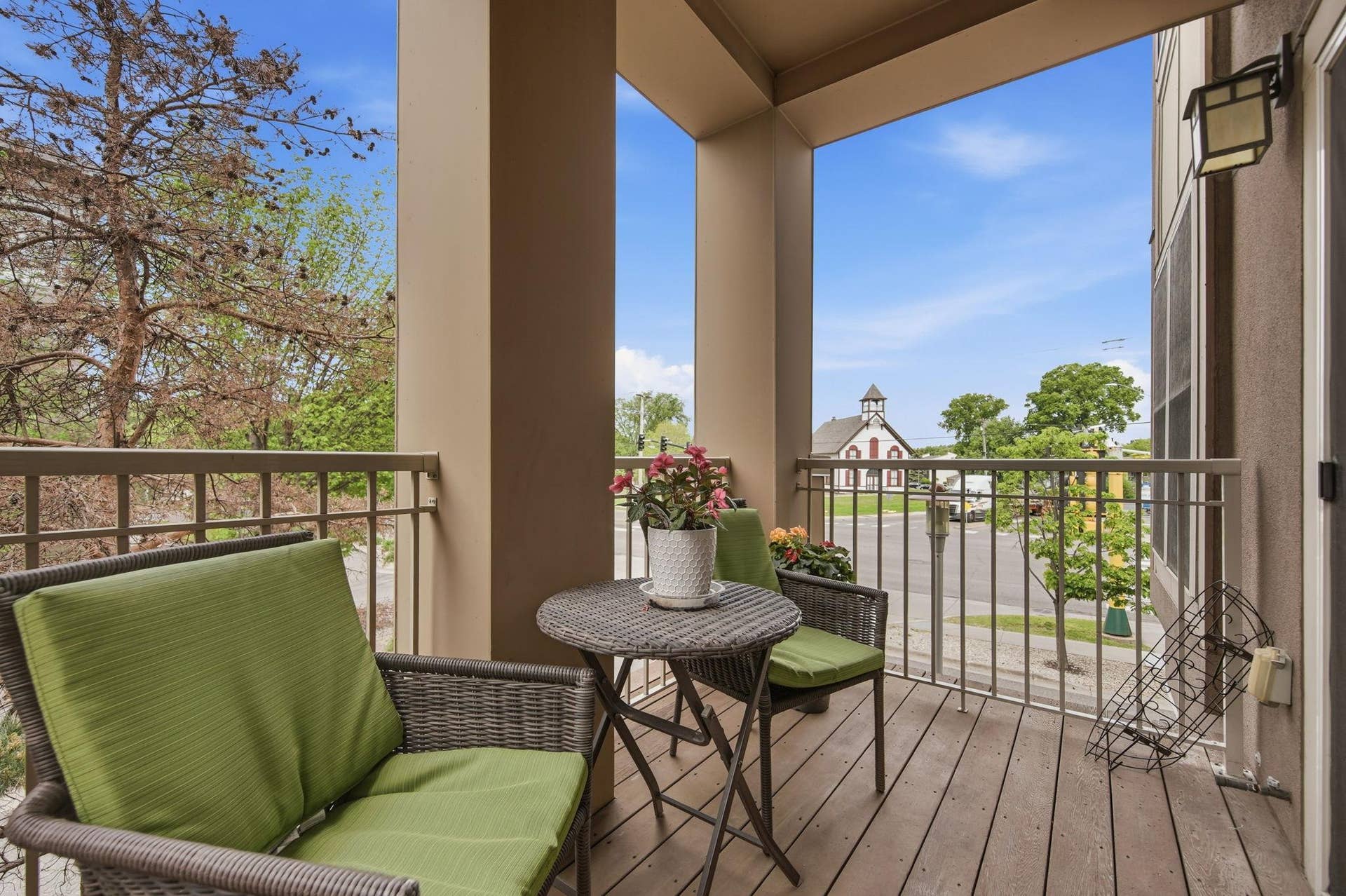 Treetop views from all windows and deck