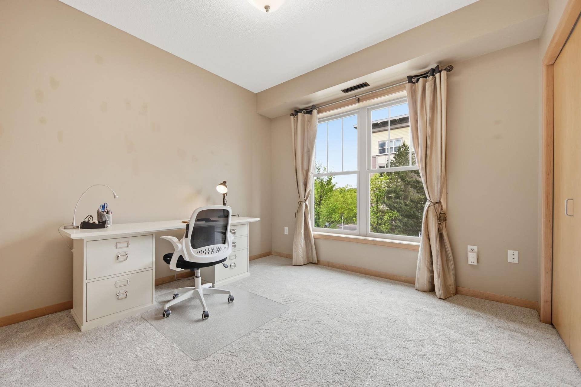 Second bedroom/office
