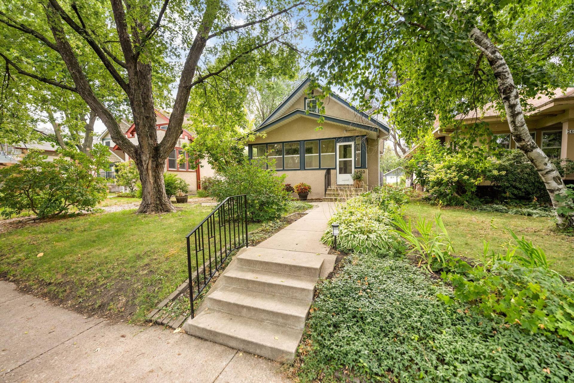 2410 35th Avenue S, 67, Minneapolis, MN 55406