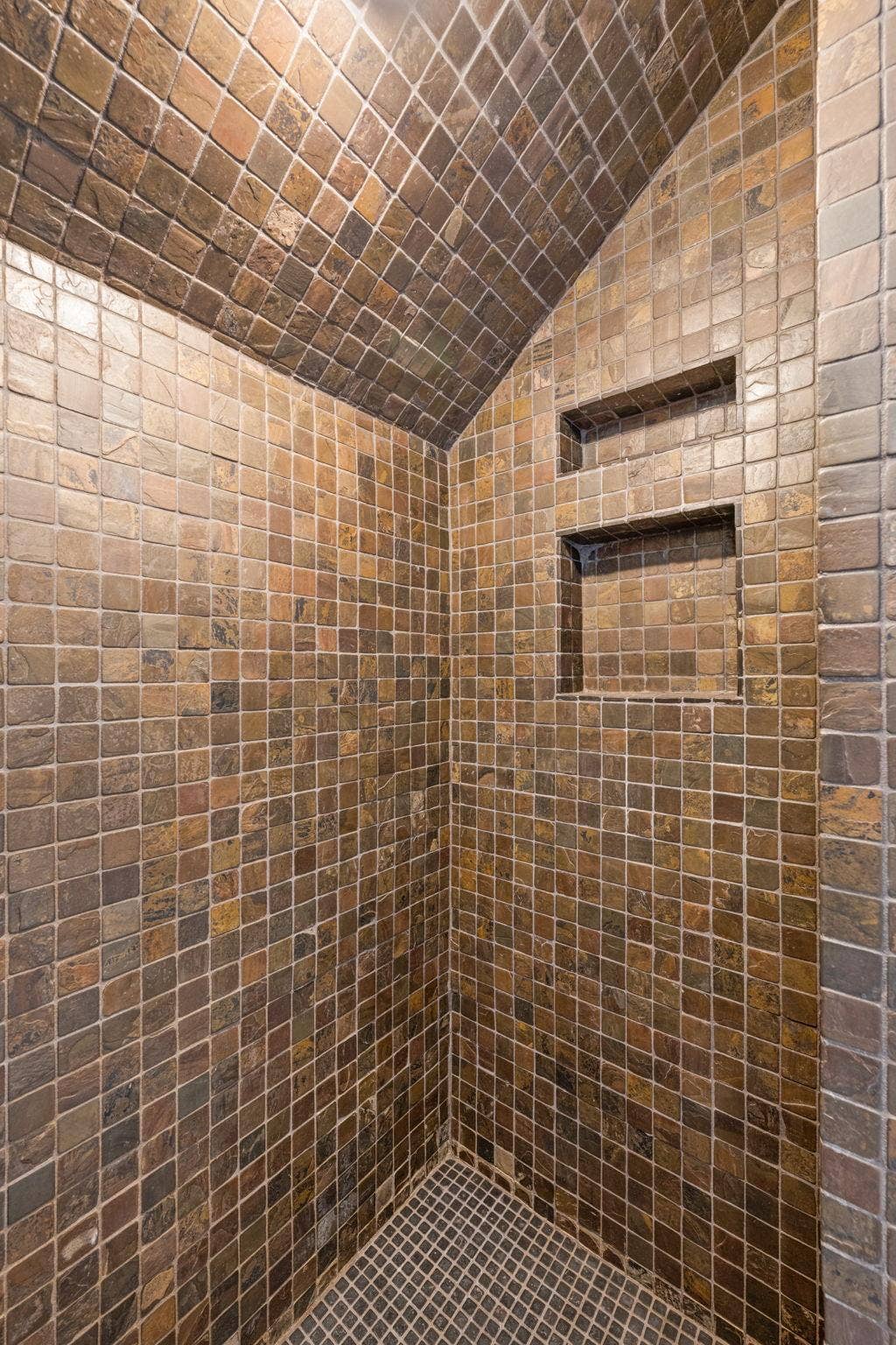 2410 35th Avenue S, 67, Minneapolis, MN 55406