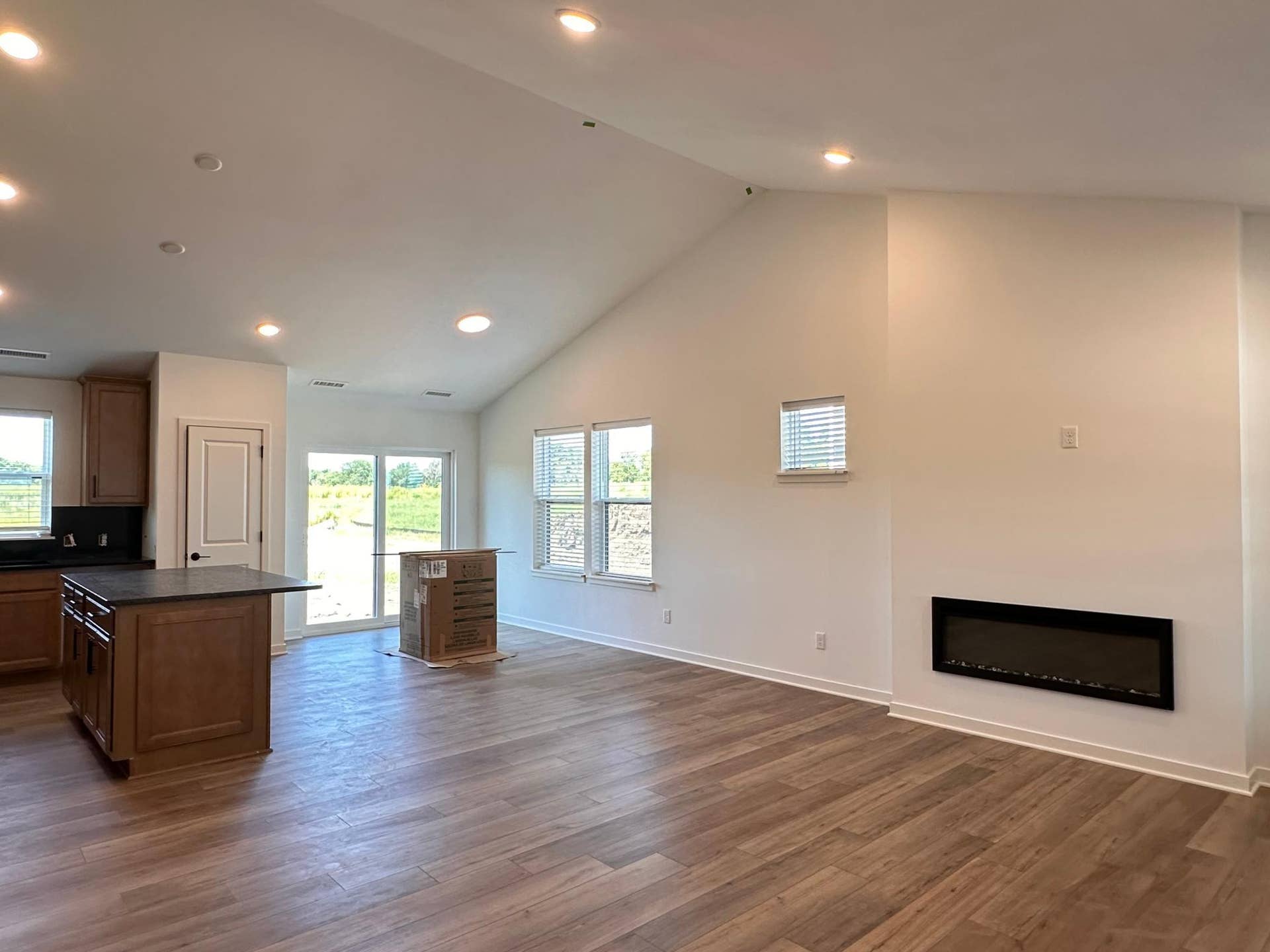 1652 Lund Way, Shakopee, MN 55379 Main Floor