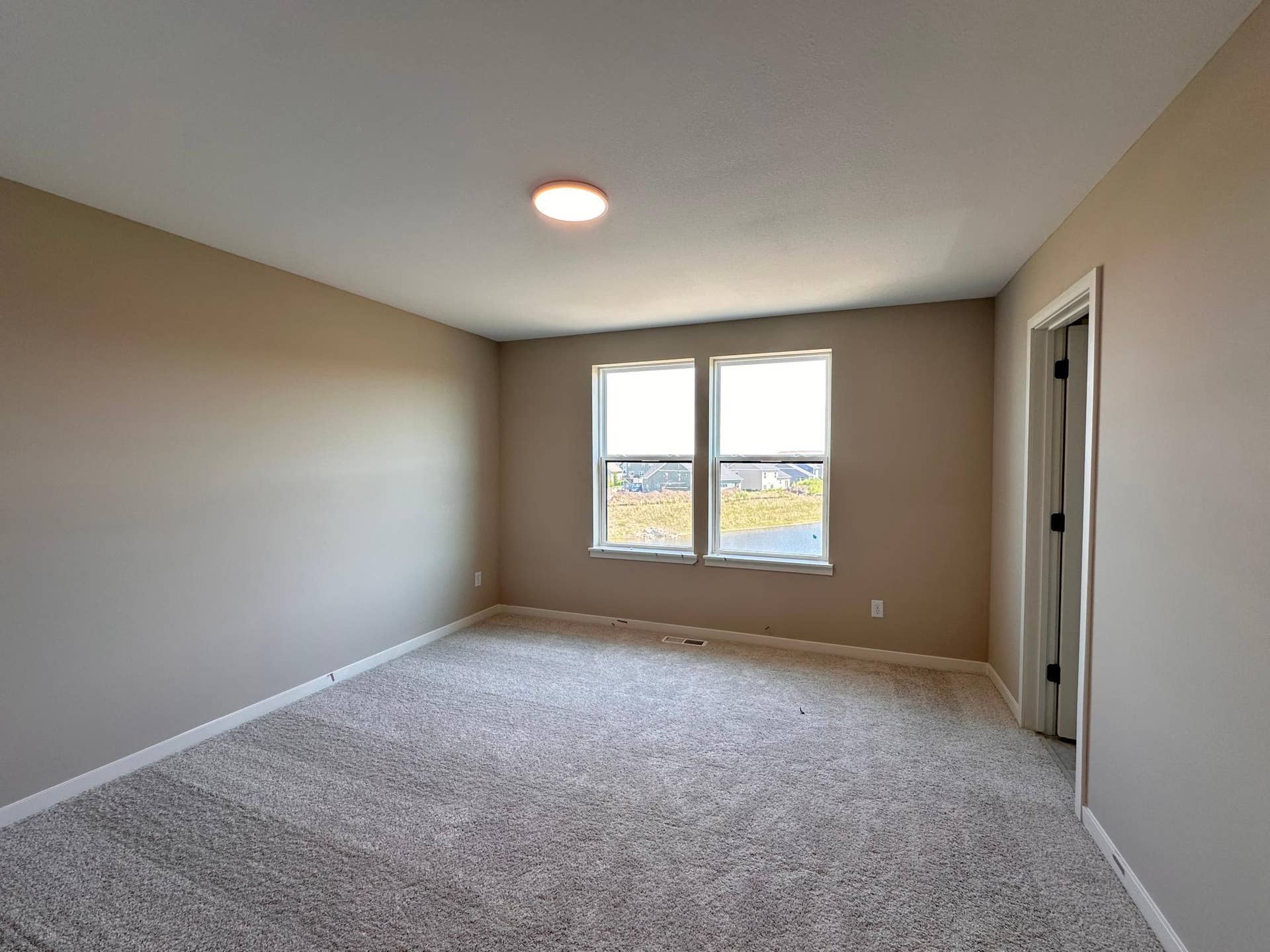 1649 Lund Way, Shakopee, MN 55379 Oversized Primary Suite