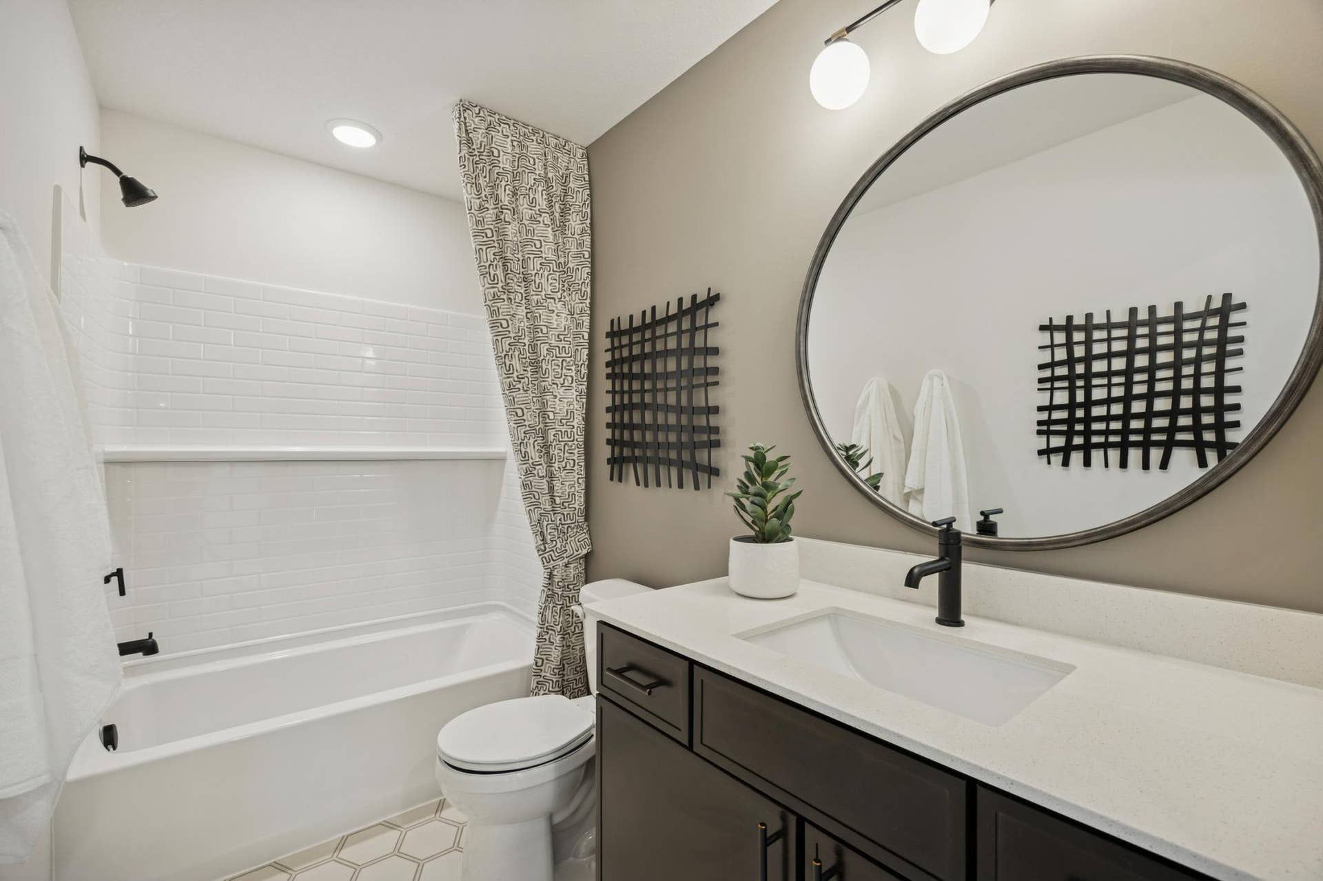 1640 Lund Way, Shakopee, MN 55379 Shared Bath, Photo of Model Home.