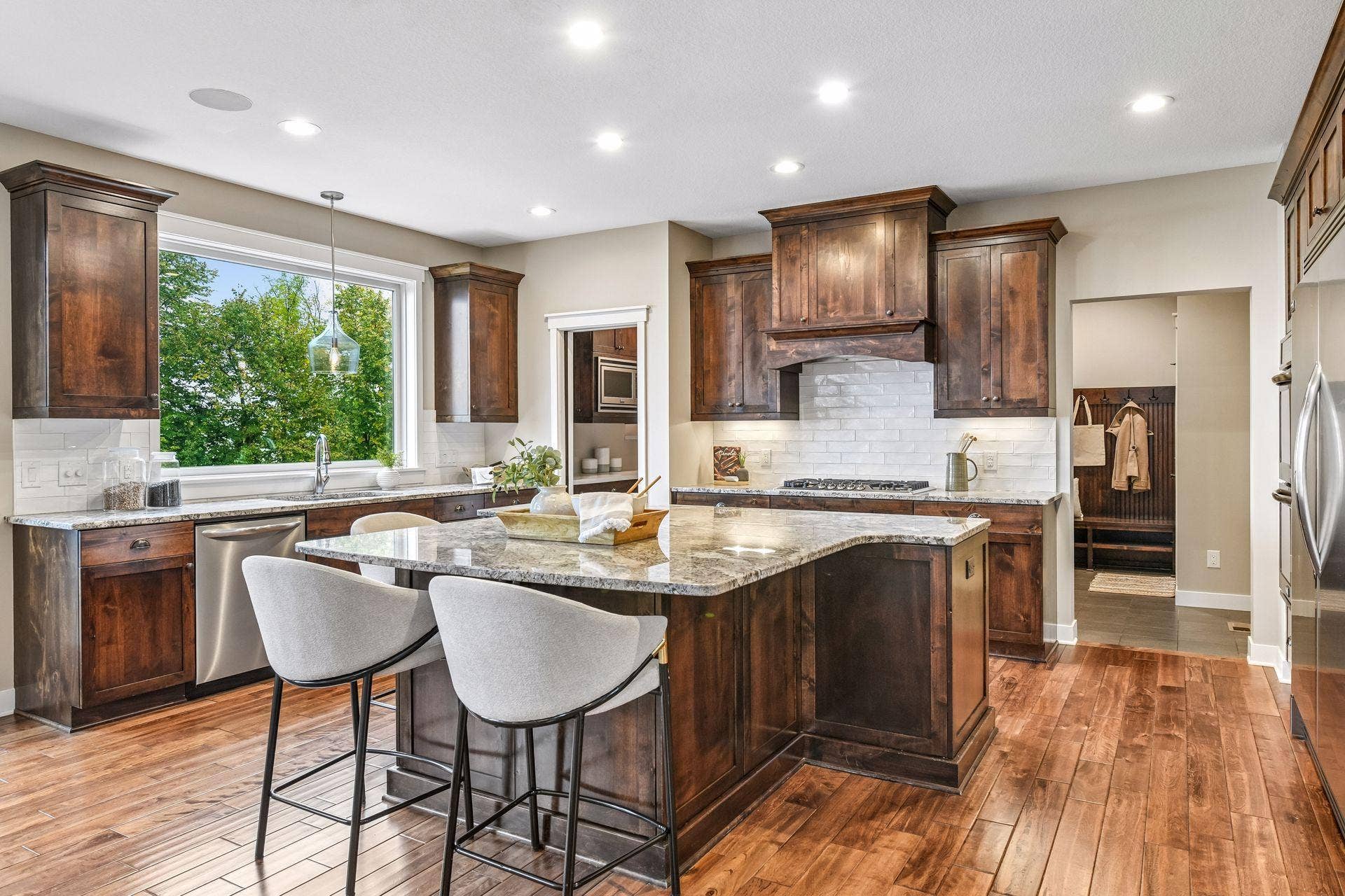 2444 Woods Drive, Victoria, MN 55386 2444 Woods Drive, Victoria, MN 55386
