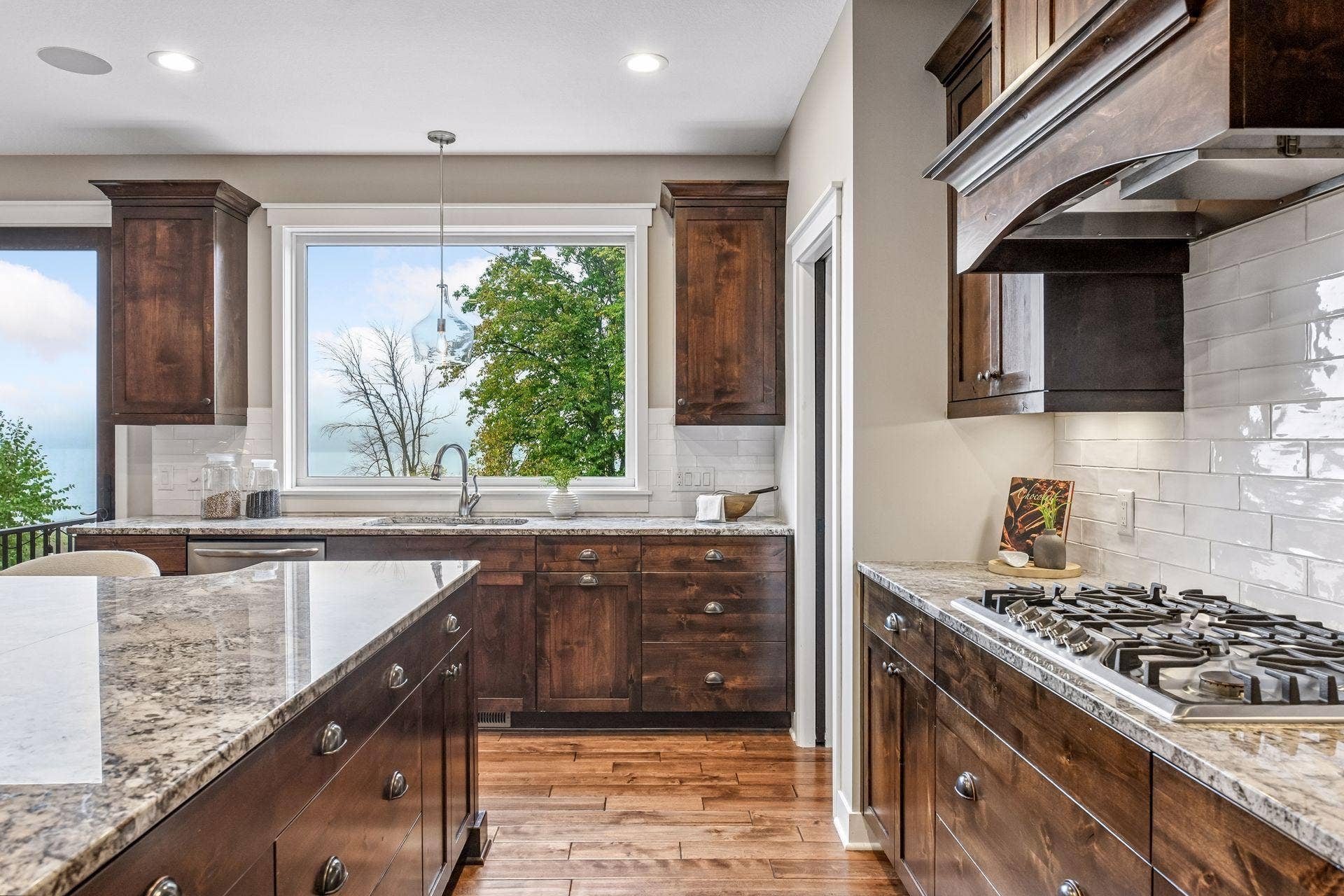 2444 Woods Drive, Victoria, MN 55386 2444 Woods Drive, Victoria, MN 55386