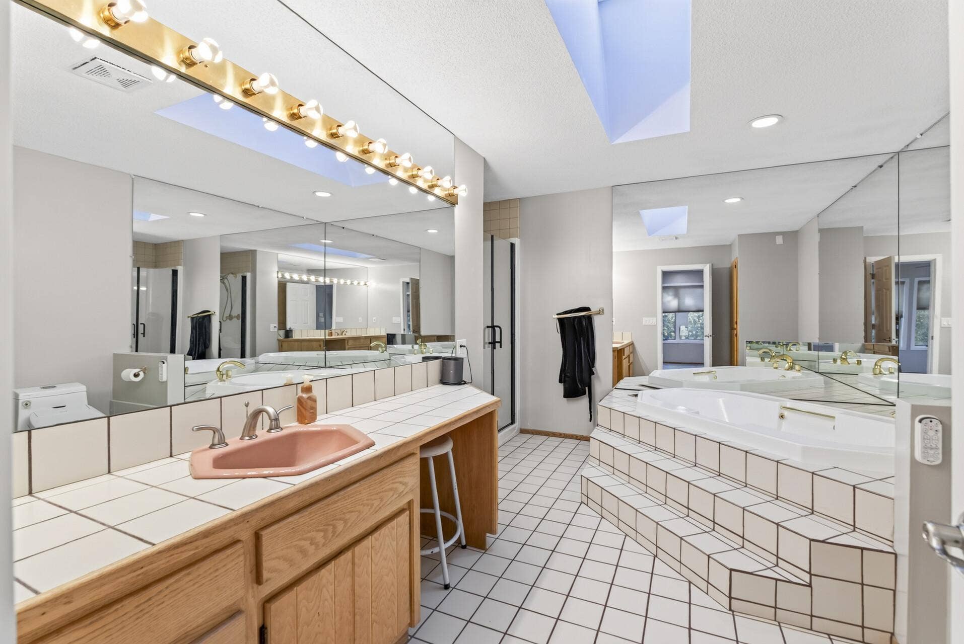 14797 192nd Avenue NW, Elk River, MN 55330 Primary Bathroom
