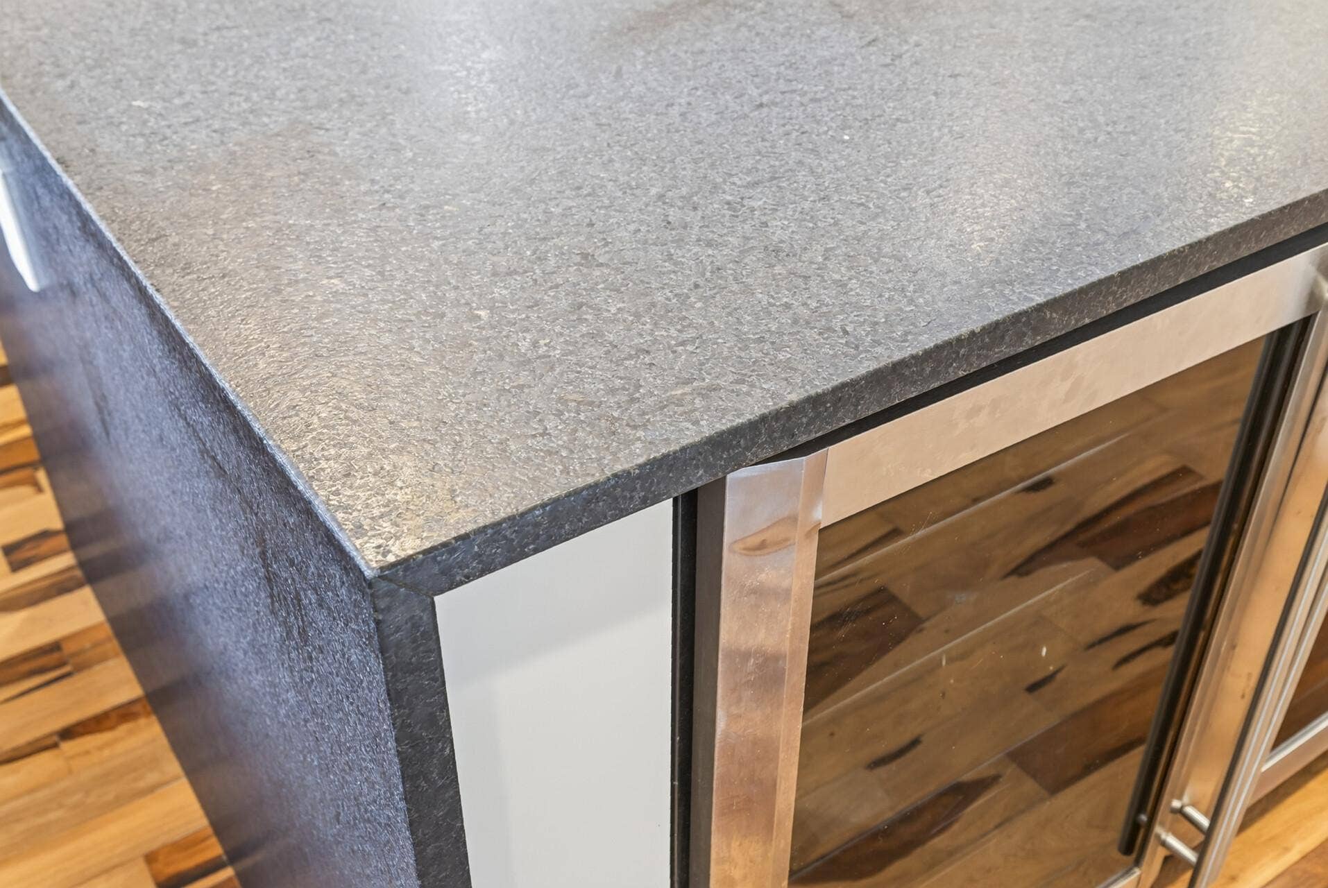 14797 192nd Avenue NW, Elk River, MN 55330 Gorgeous New Countertop on Kitchen Island!