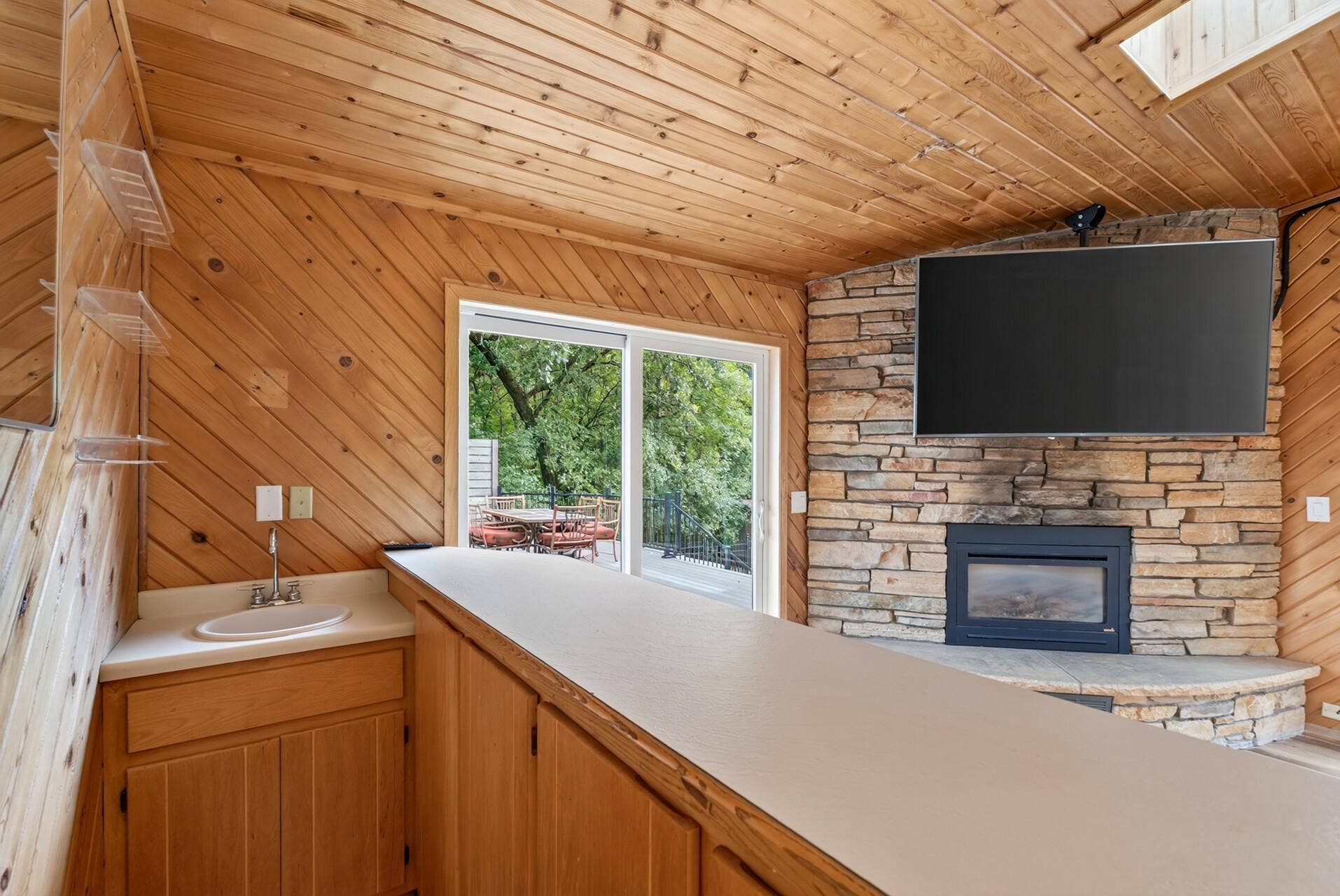 14797 192nd Avenue NW, Elk River, MN 55330 Wet Bar in Family Room