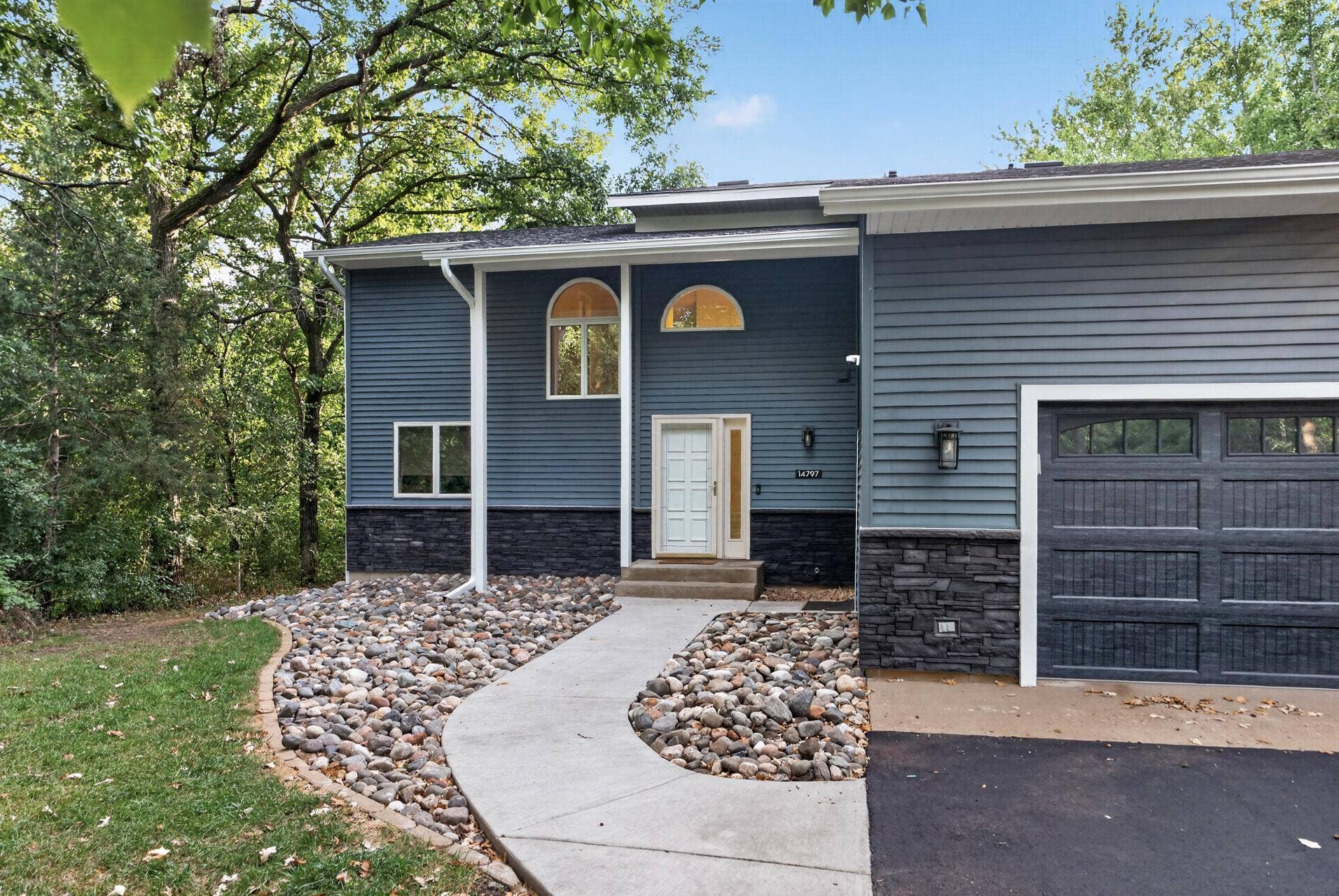 14797 192nd Avenue NW, Elk River, MN 55330 Brand New Sidewalk!