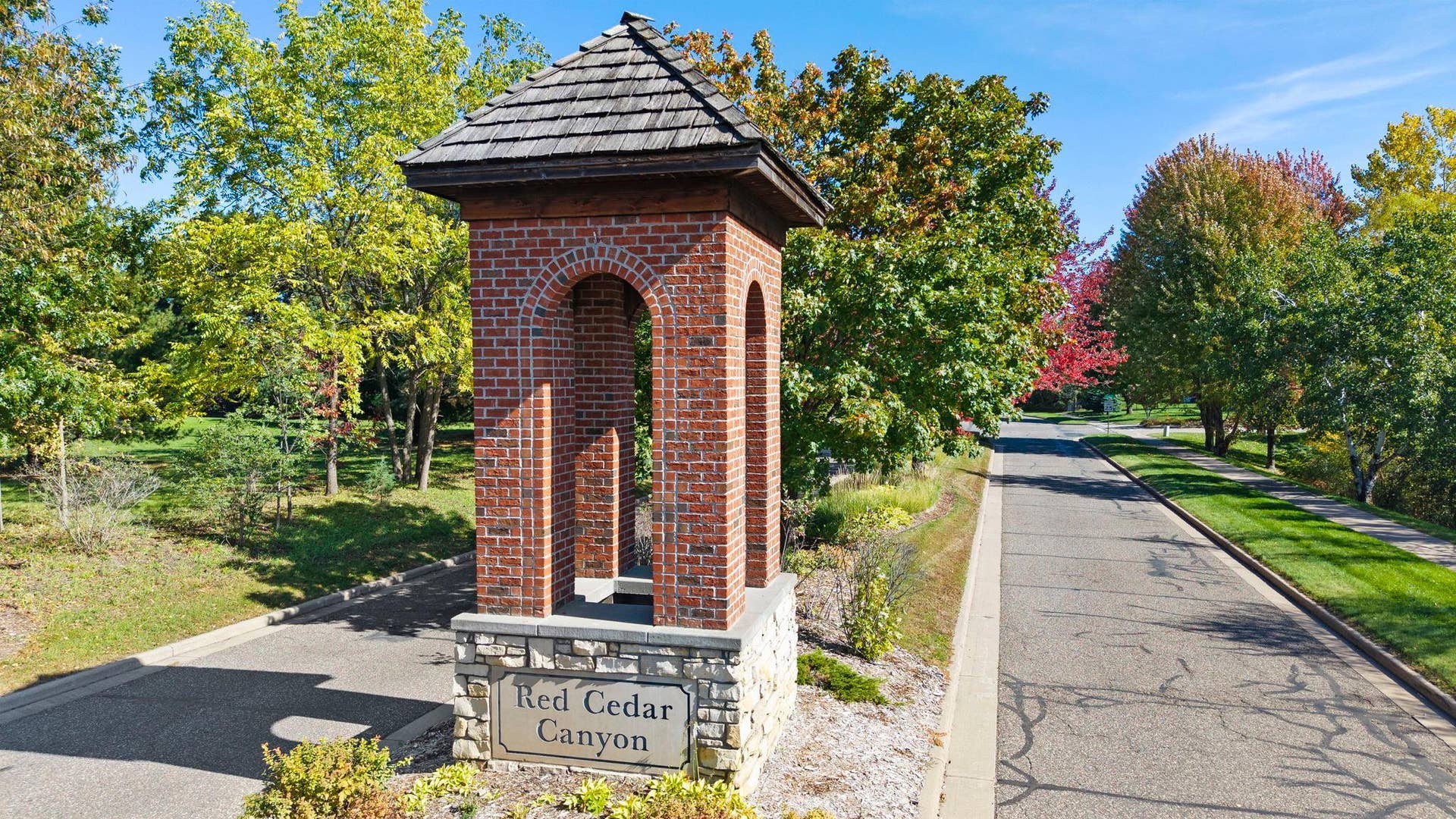 301 Canyon Boulevard, Hudson, WI 54016