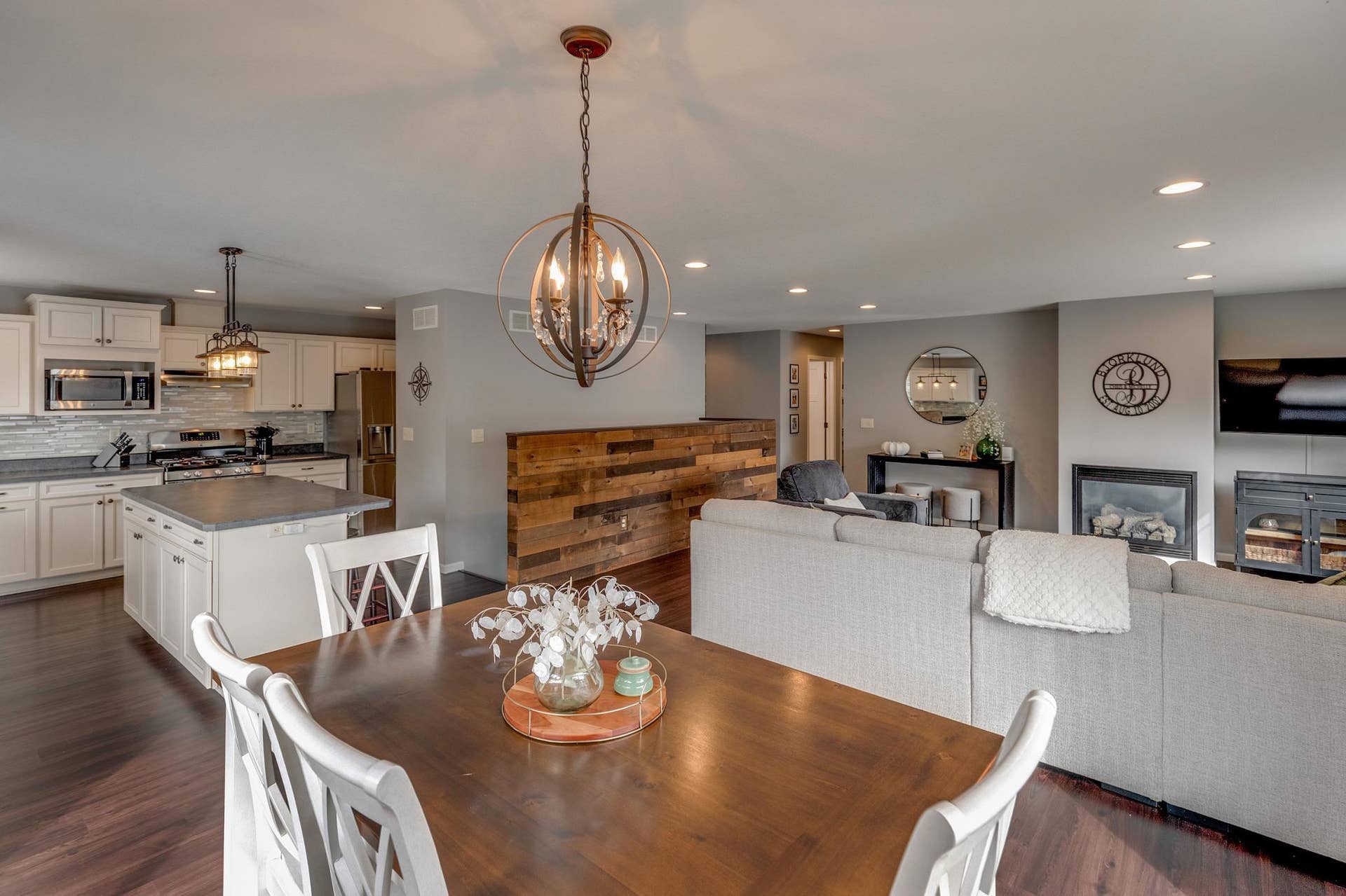 13184 Timberlane Drive, Baxter, MN 56425 13184 Timberlane Drive, Baxter, MN 56425