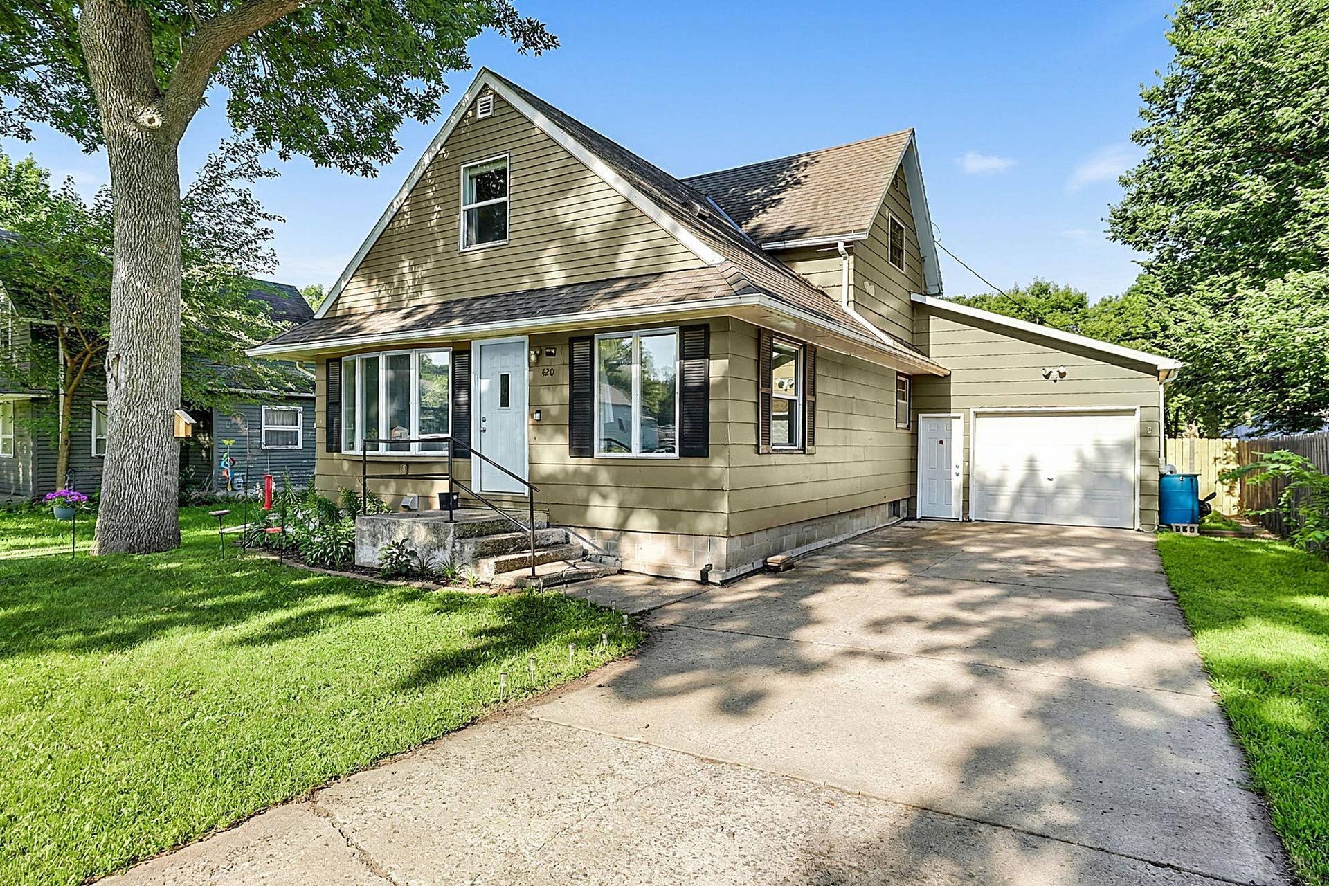 420 S 8th Street, Bird Island, MN 55310 Welcome to 420 South 8th Street!