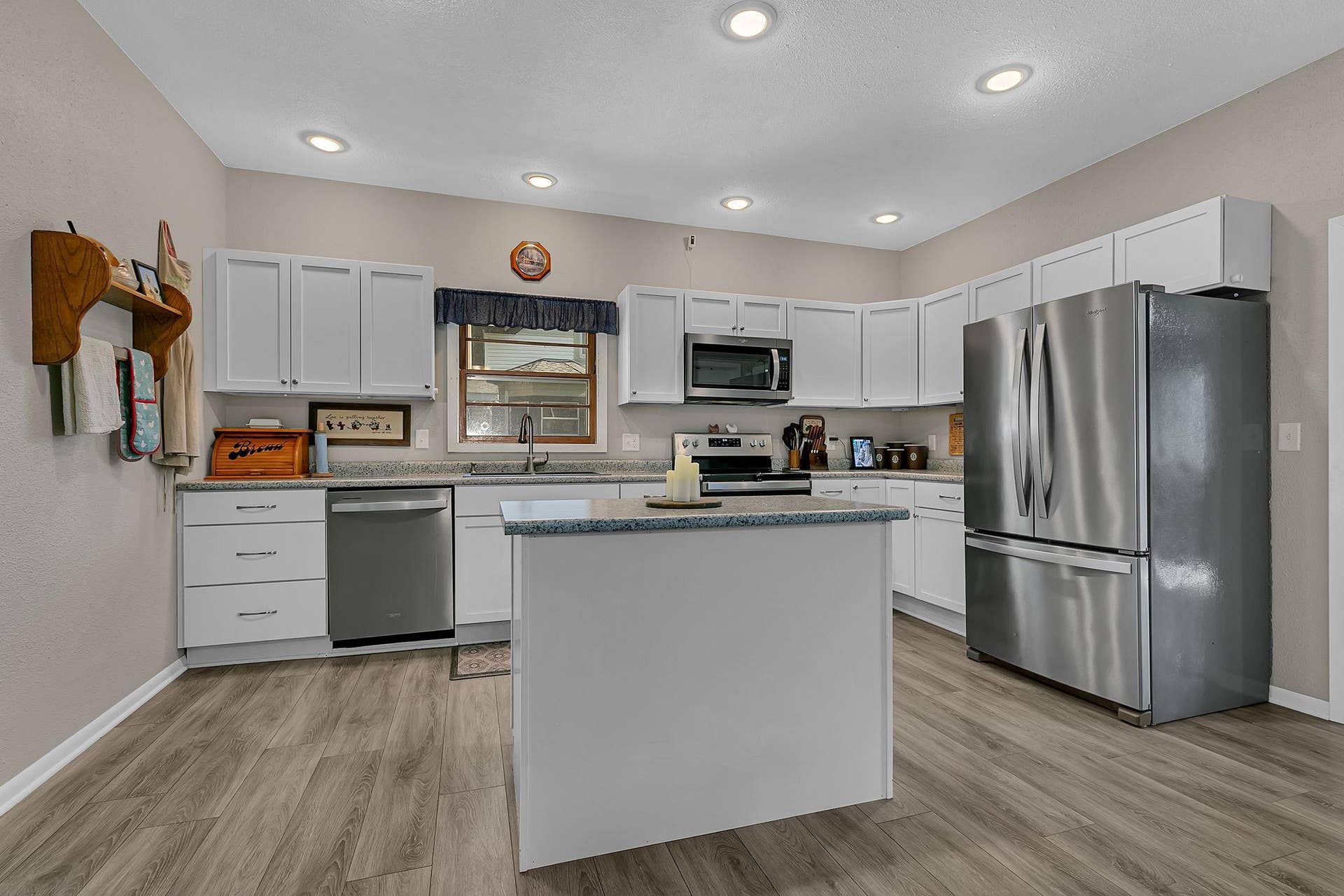 420 S 8th Street, Bird Island, MN 55310 420 S 8th Street, Bird Island, MN 55310