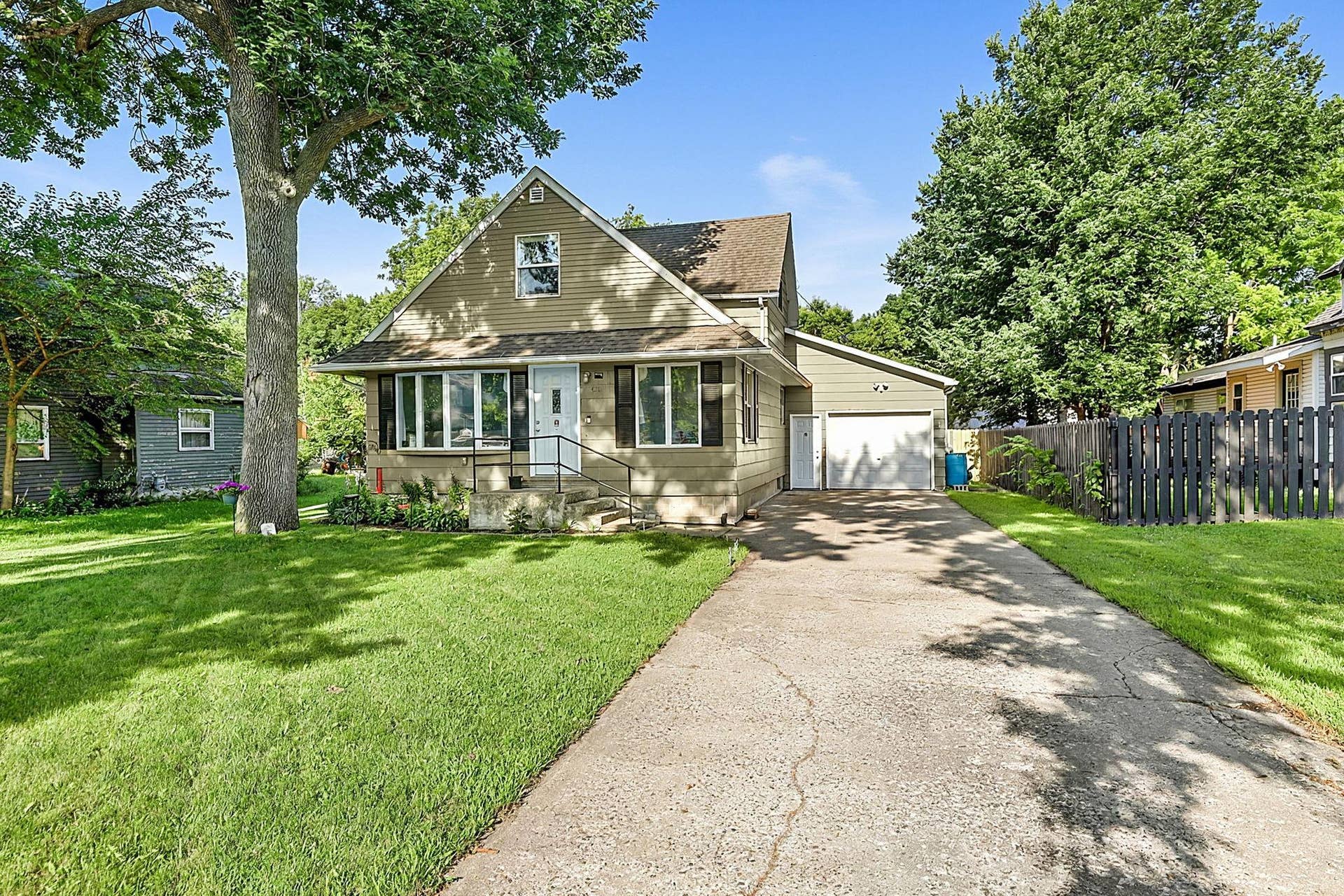 420 S 8th Street, Bird Island, MN 55310 420 S 8th Street, Bird Island, MN 55310