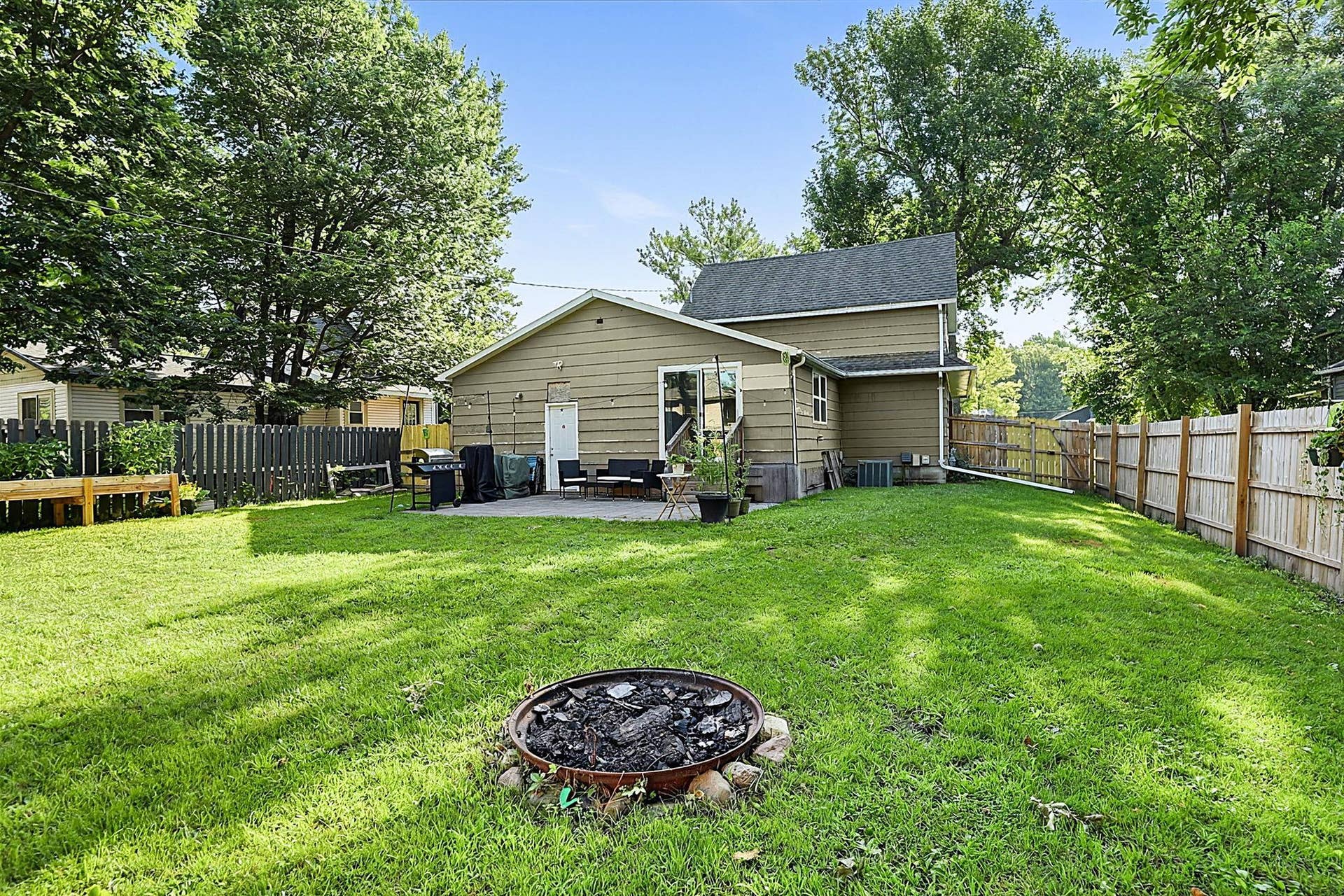 420 S 8th Street, Bird Island, MN 55310 420 S 8th Street, Bird Island, MN 55310