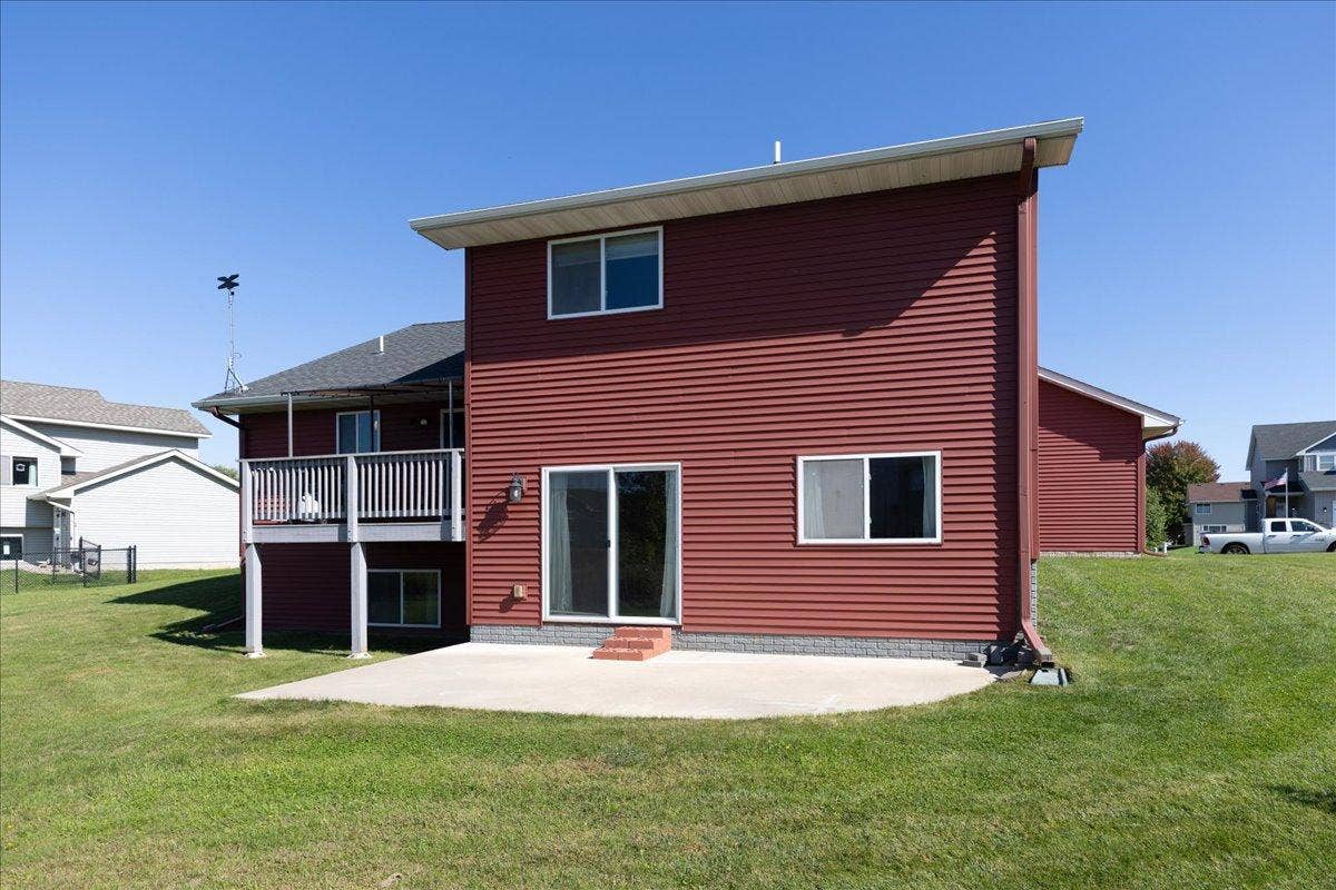 1125 Wyoming Street, Roberts, WI 54023 11-011.jpg