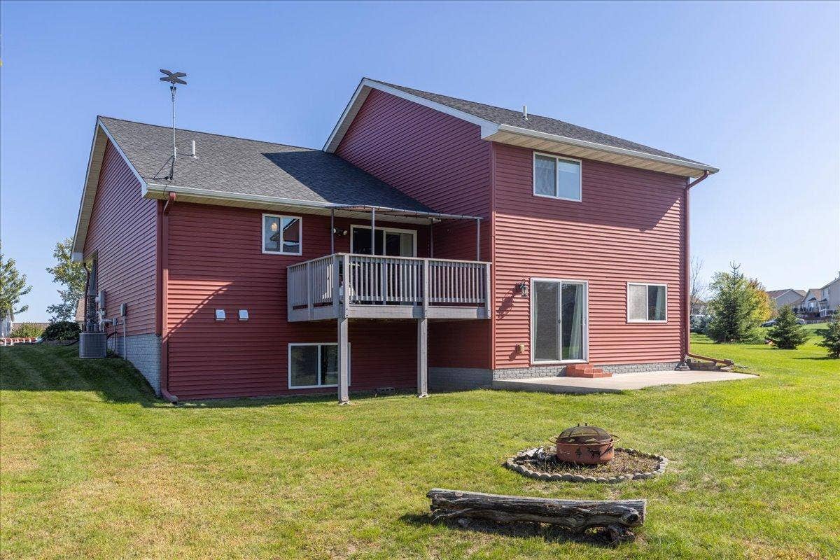 1125 Wyoming Street, Roberts, WI 54023 10-010.jpg
