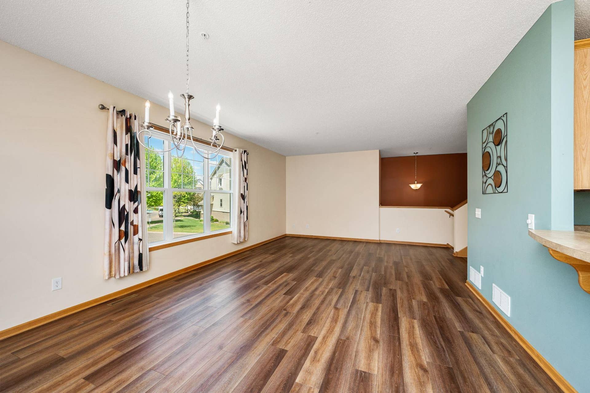 4-web-or-mls-11808-emery-village-dr-n.jpg
