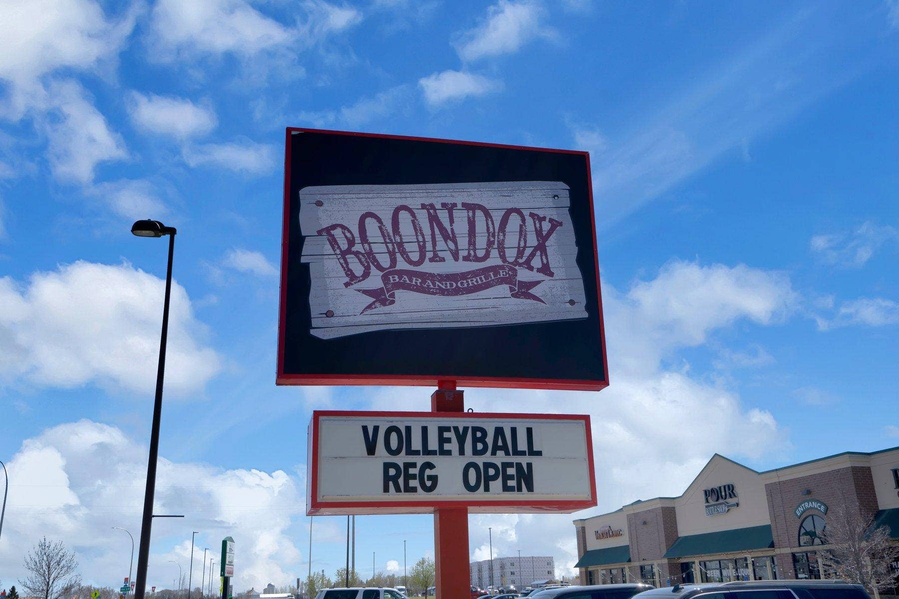 15802 73rd Court NE, Otsego, MN 55330 Dine nearby at one of the favorite local spots!