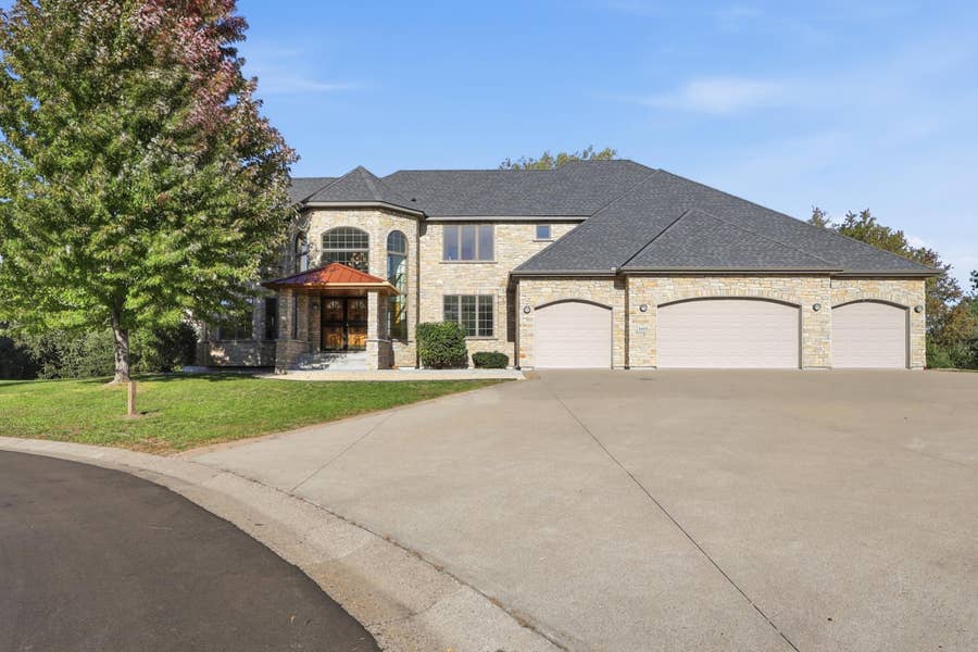 Property photo for 5402 102nd Trail N, Brooklyn Park, MN