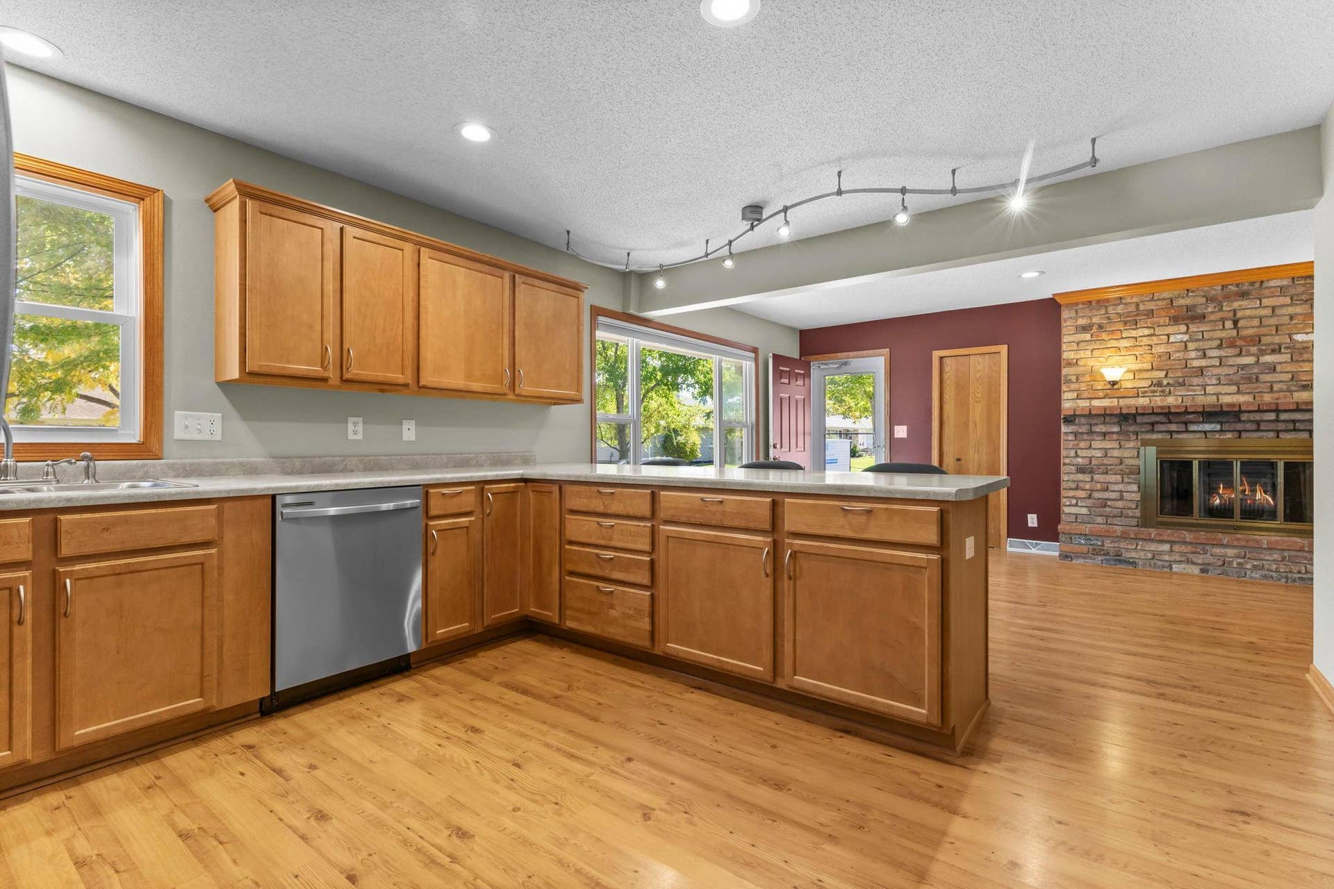 2001 W 61st Street, 1, Minneapolis, MN 55419 32-web-or-mls-2001 W 61st St-40.jpg