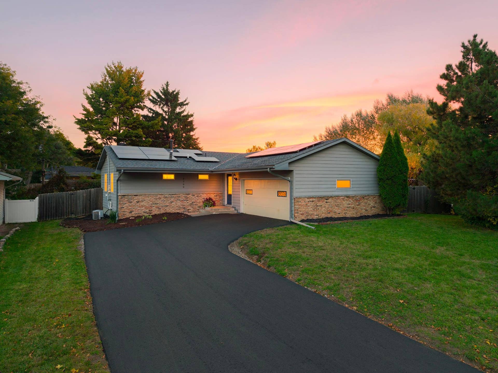 8700 40th Avenue N, New Hope, MN 55427 8700 40th Avenue N, New Hope, MN 55427
