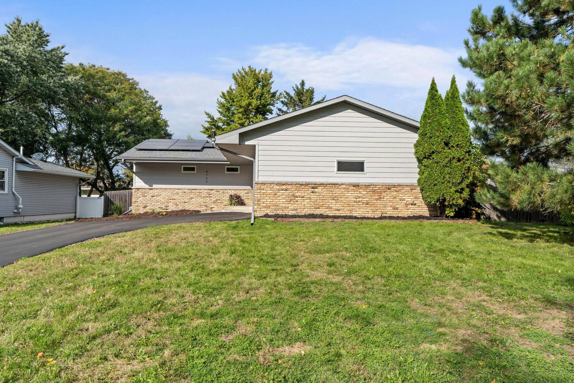 8700 40th Avenue N, New Hope, MN 55427 8700 40th Avenue N, New Hope, MN 55427