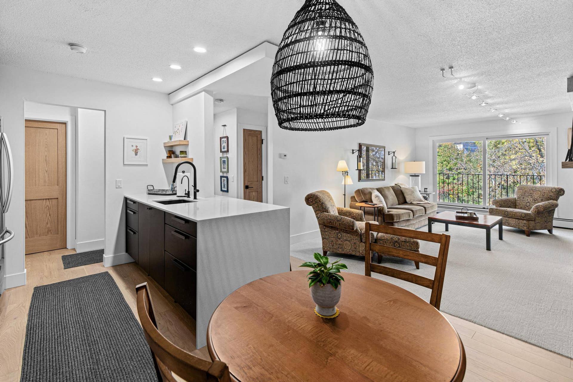 205 Barry Avenue S, #311, Wayzata, MN 55391 205 Barry Avenue S, #311, Wayzata, MN 55391