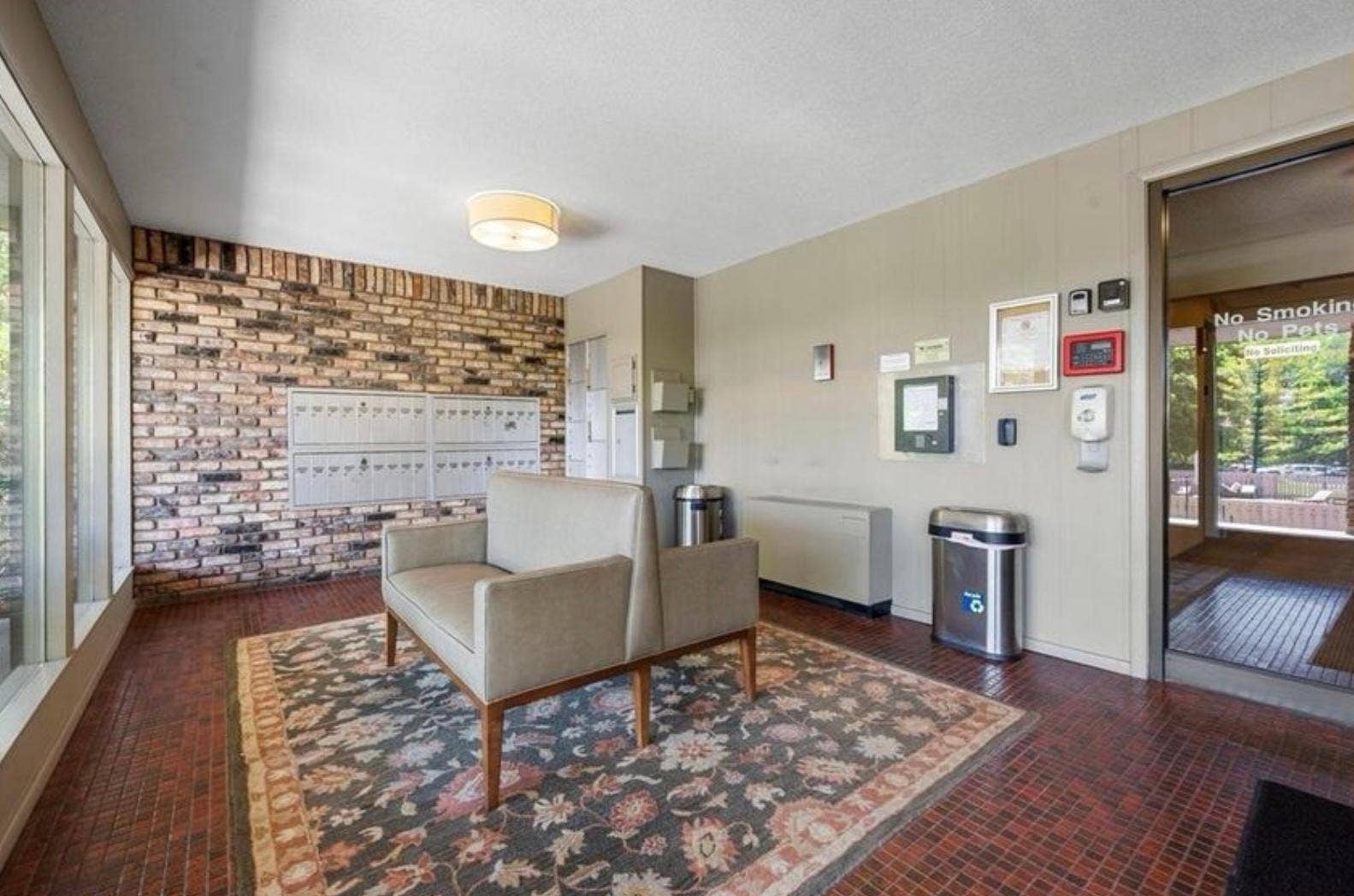 205 Barry Avenue S, #311, Wayzata, MN 55391