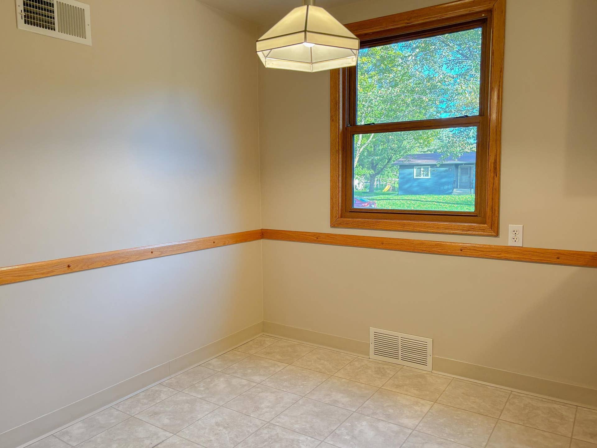 740 E Gustavus Avenue, Fergus Falls, MN 56537 Dining Area