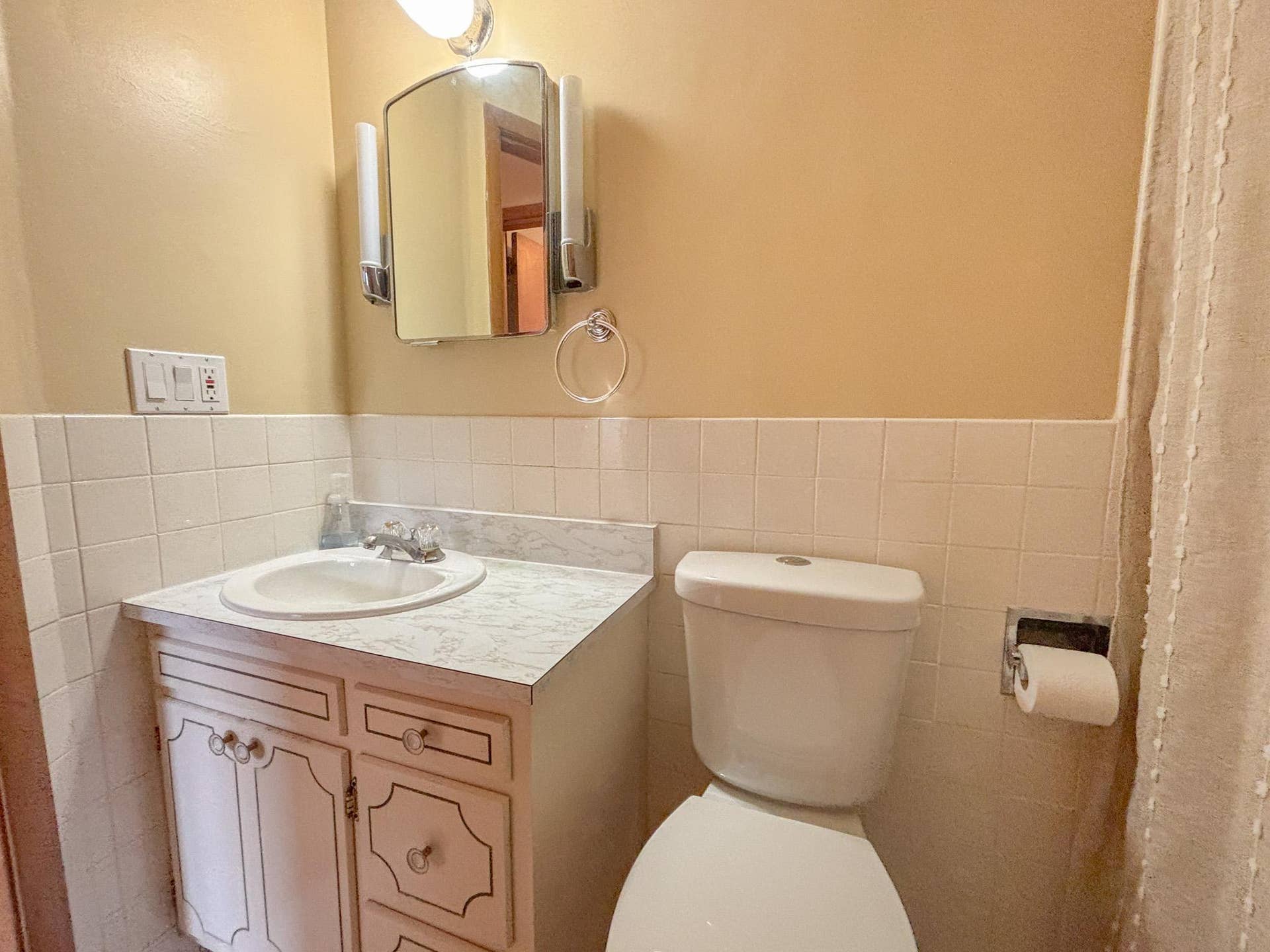 740 E Gustavus Avenue, Fergus Falls, MN 56537 ML Bathroom