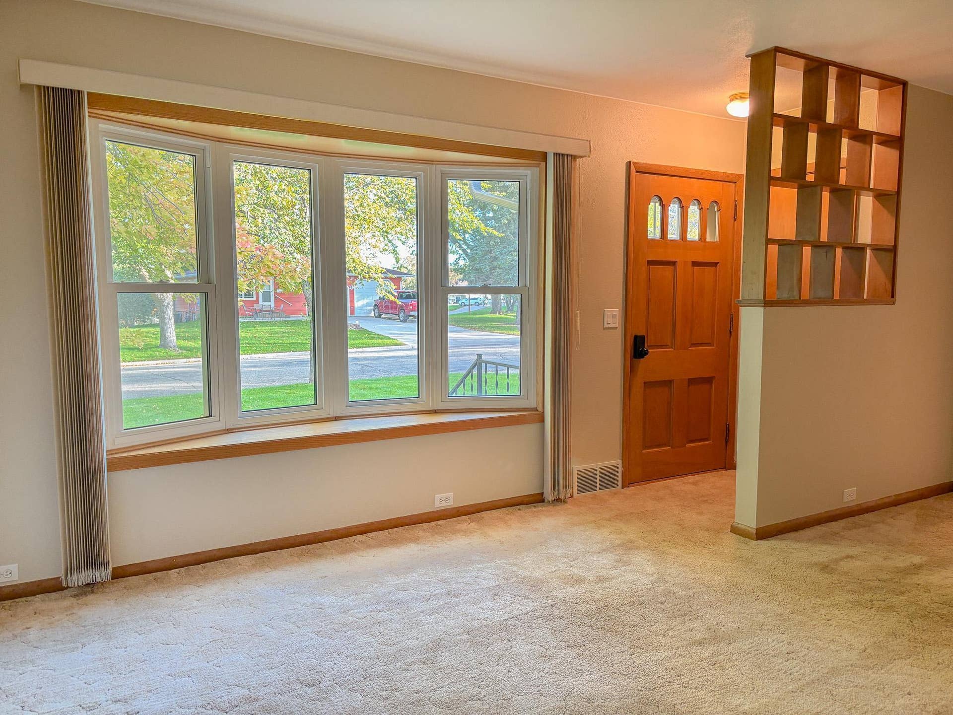 740 E Gustavus Avenue, Fergus Falls, MN 56537 Entry